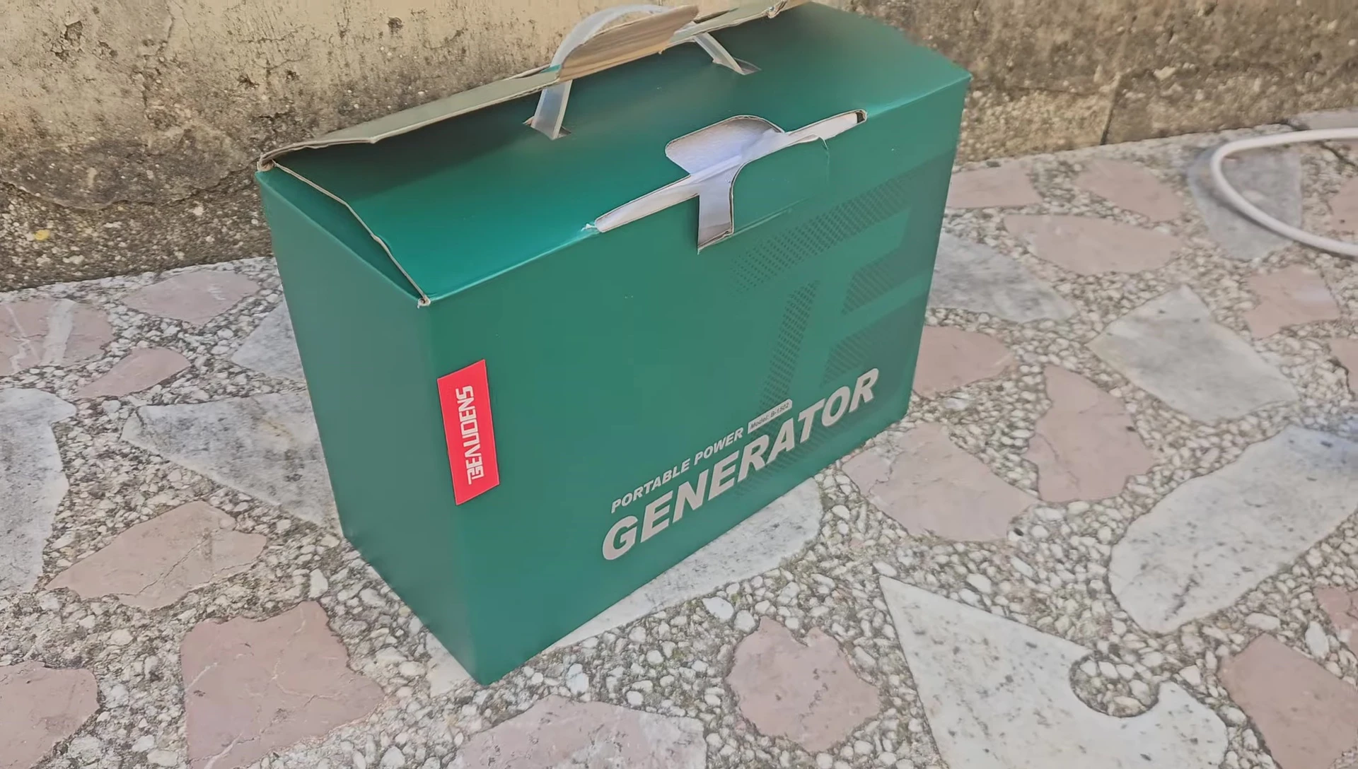 Close-up of the power station's compact box.