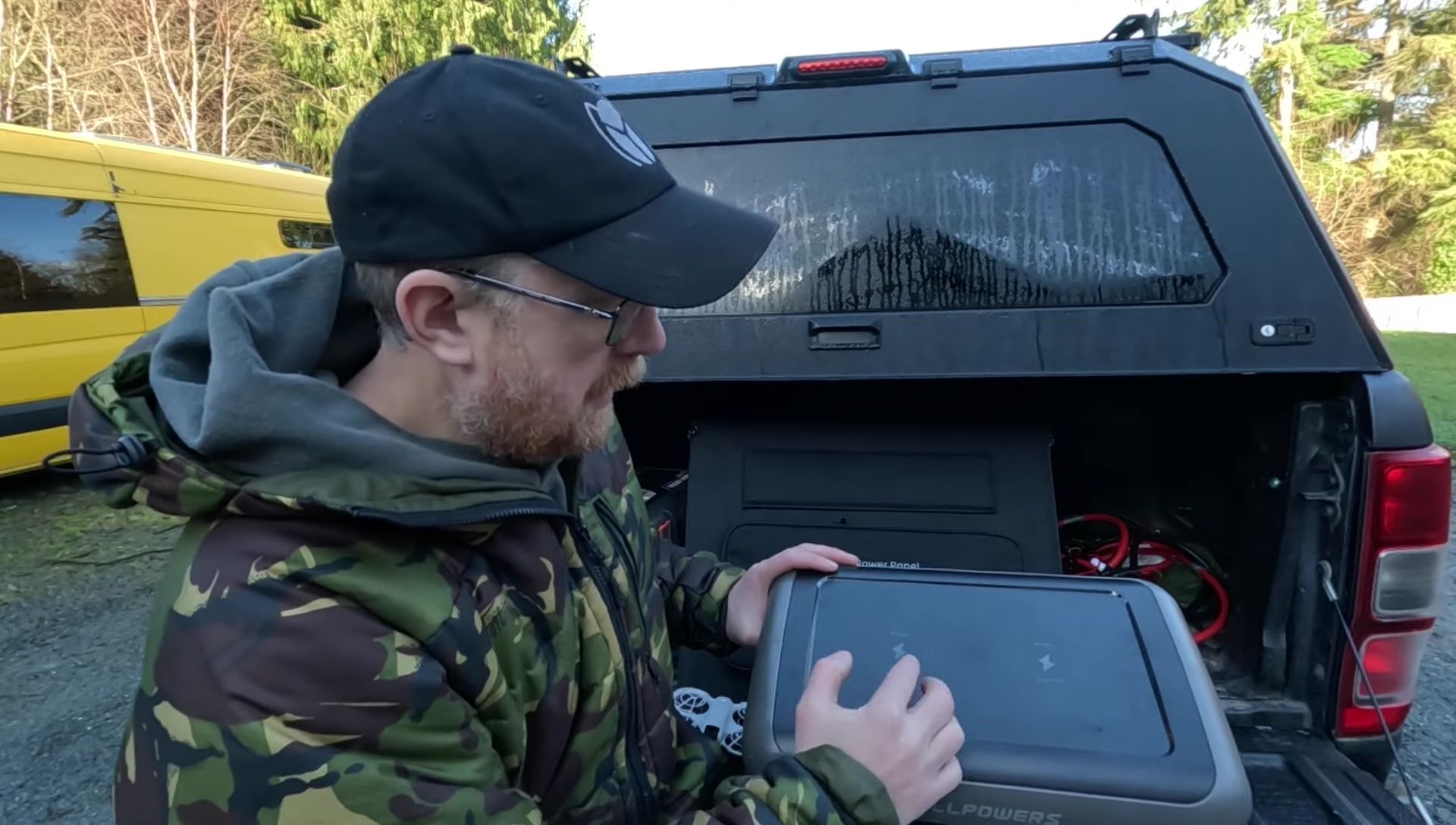 Displaying the wireless charging pads on top of the power station.