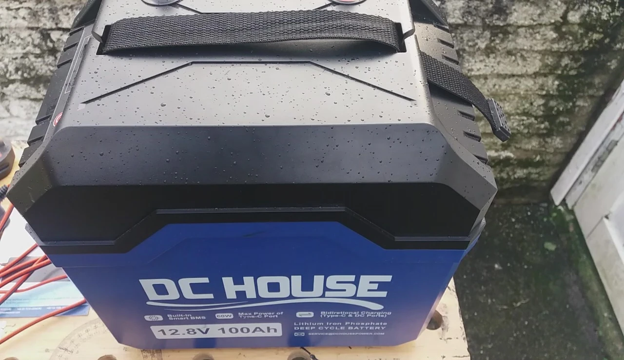 Overall shot of the battery showing its compactness and sturdiness.