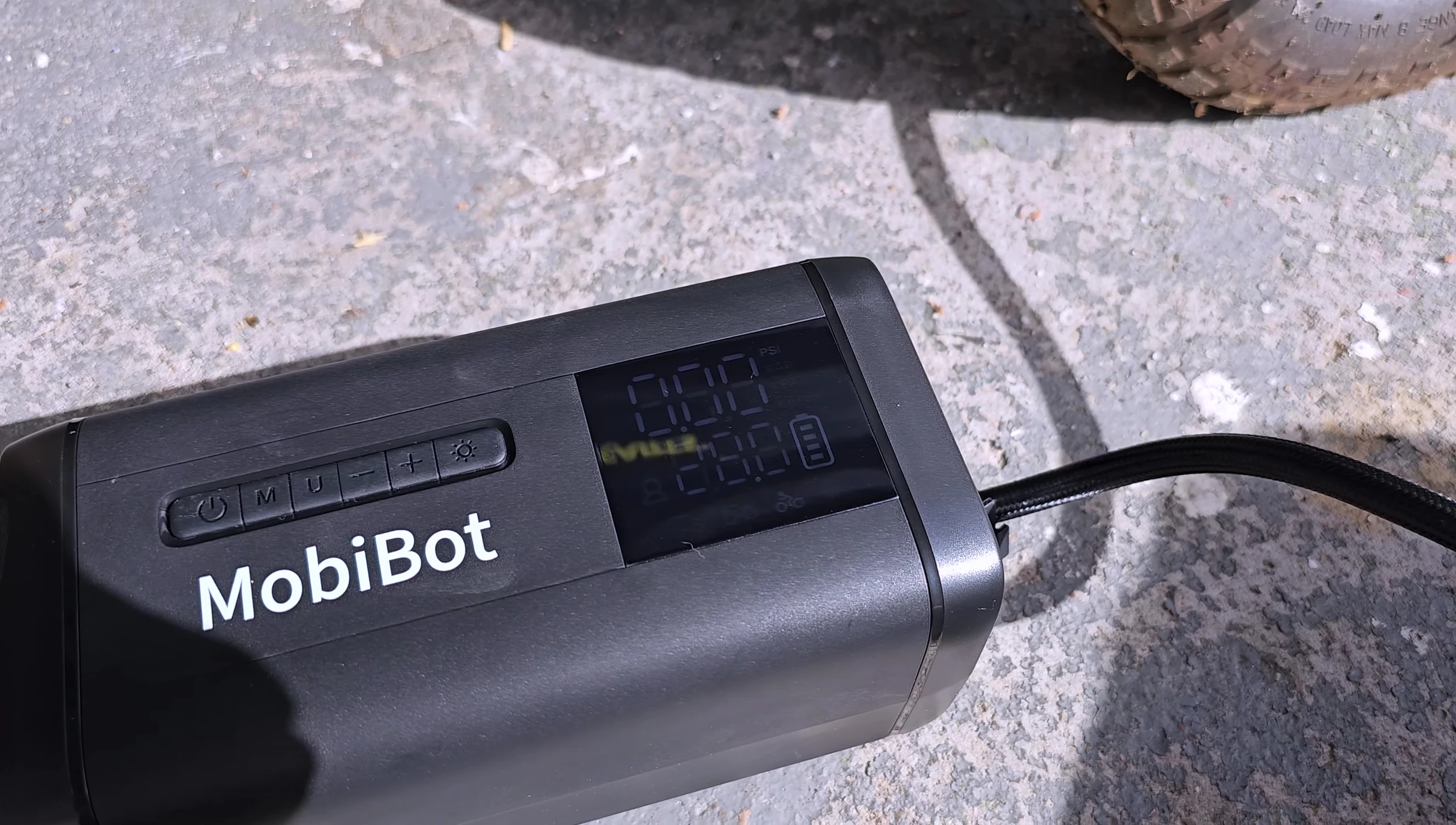 Flashlight located on the top of the device