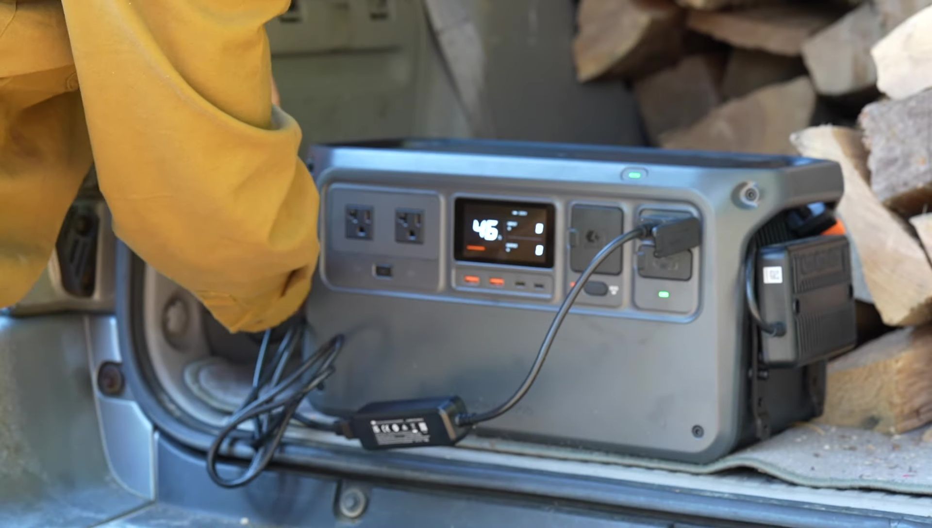 The DJI 1kW super-fast DC-to-DC charger.