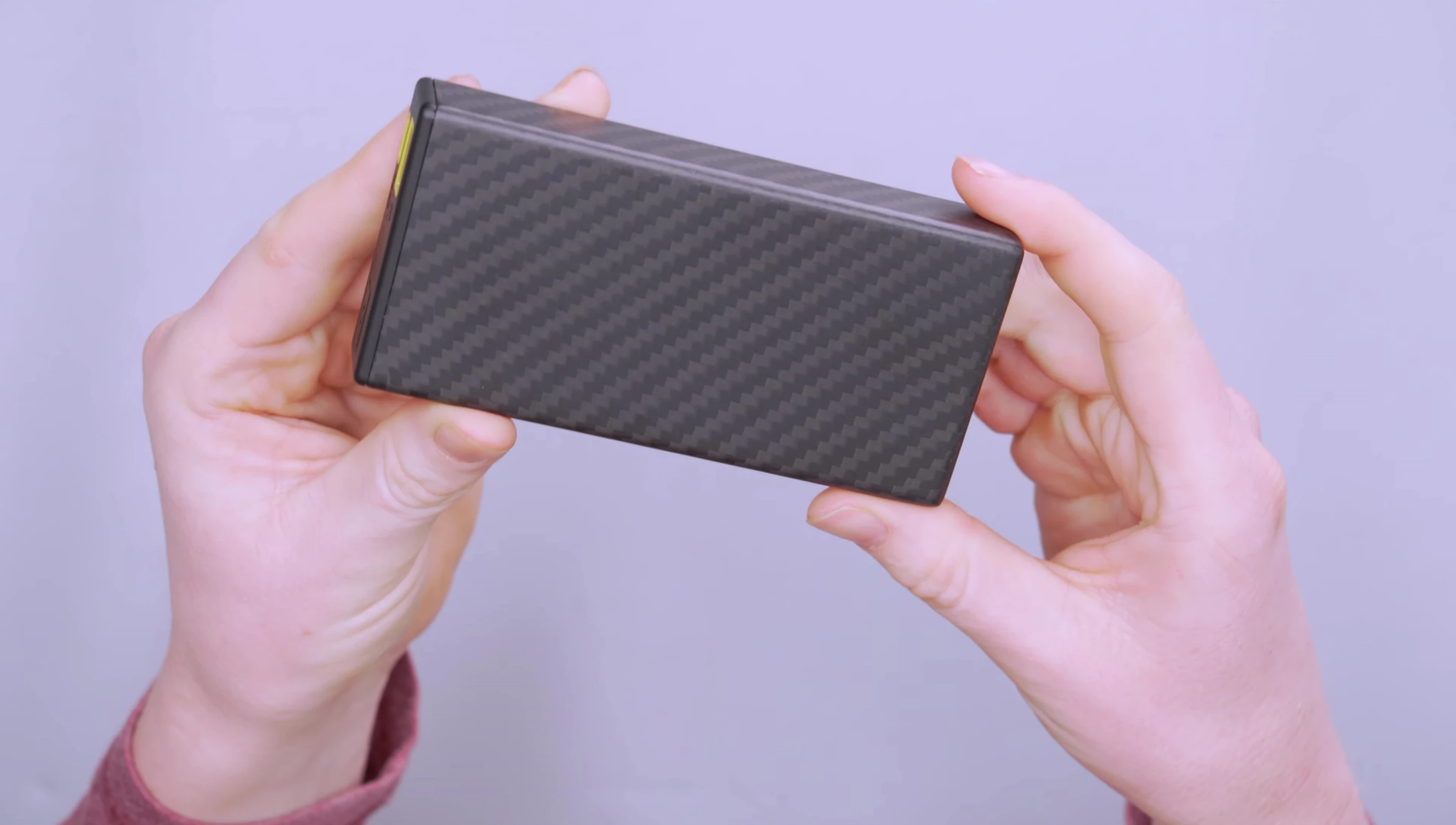 The five-sided design of the NITECORE Carbo 20000.