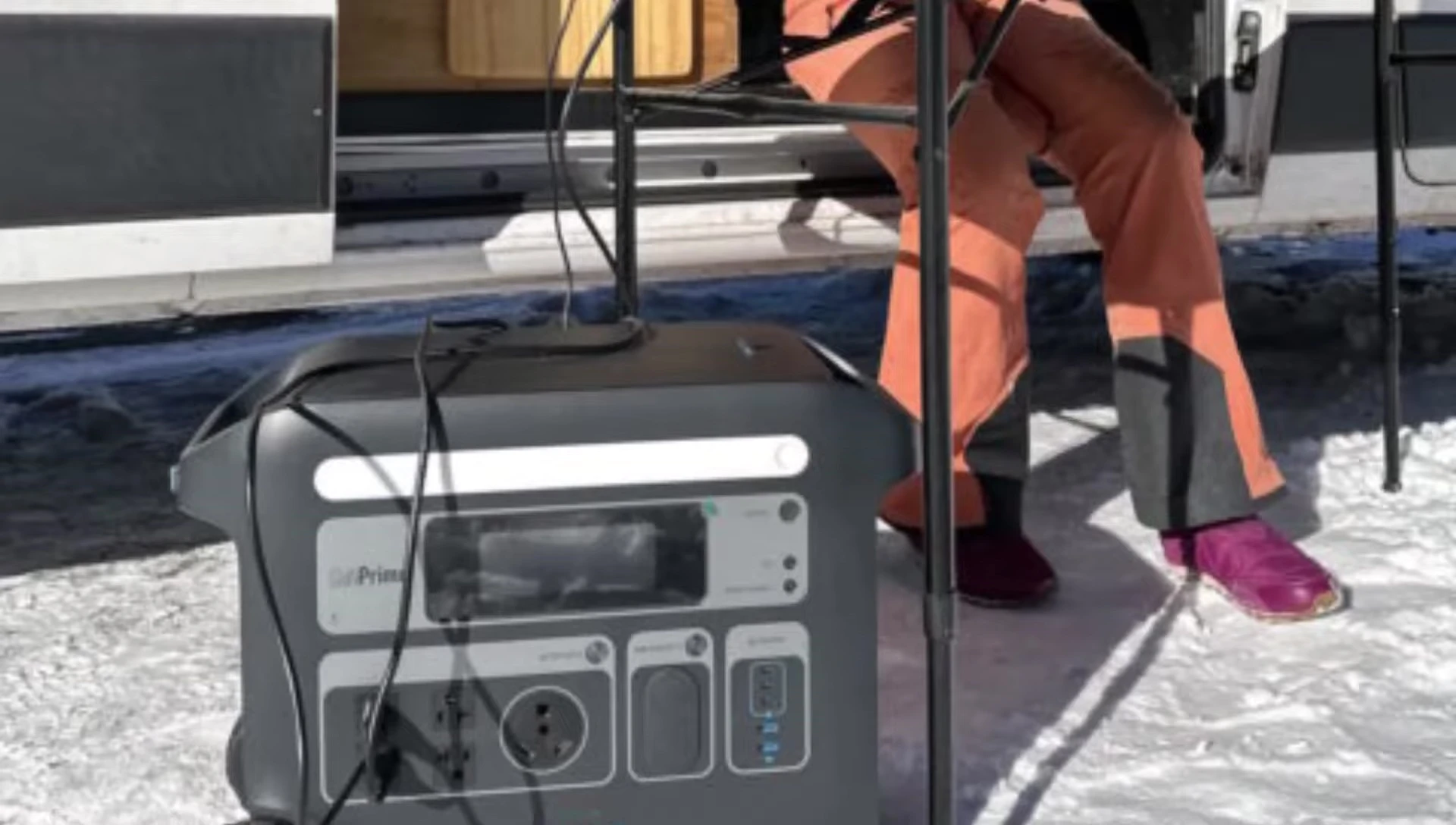 Anker 767: Displaying the companion app and its control options.