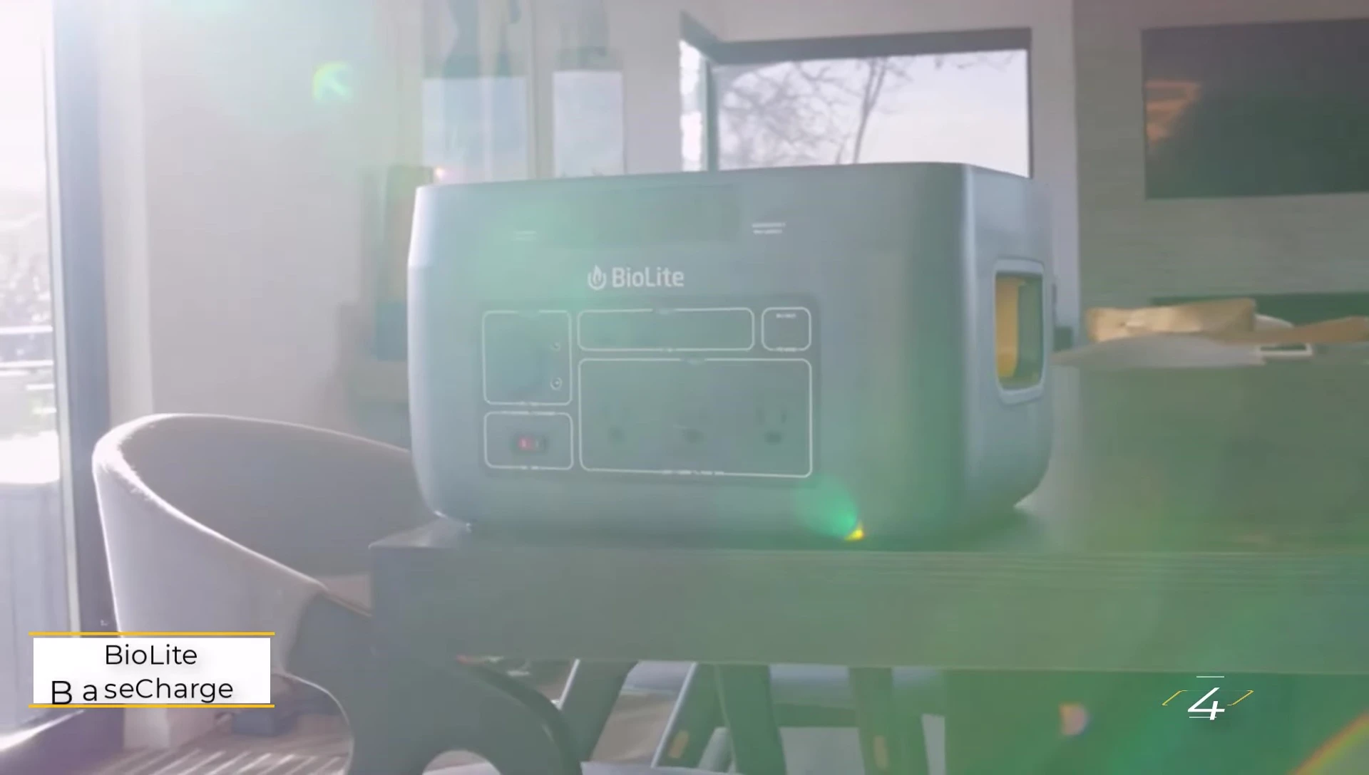 BioLite BaseCharge 1500/600: Showing the similar design of both models.