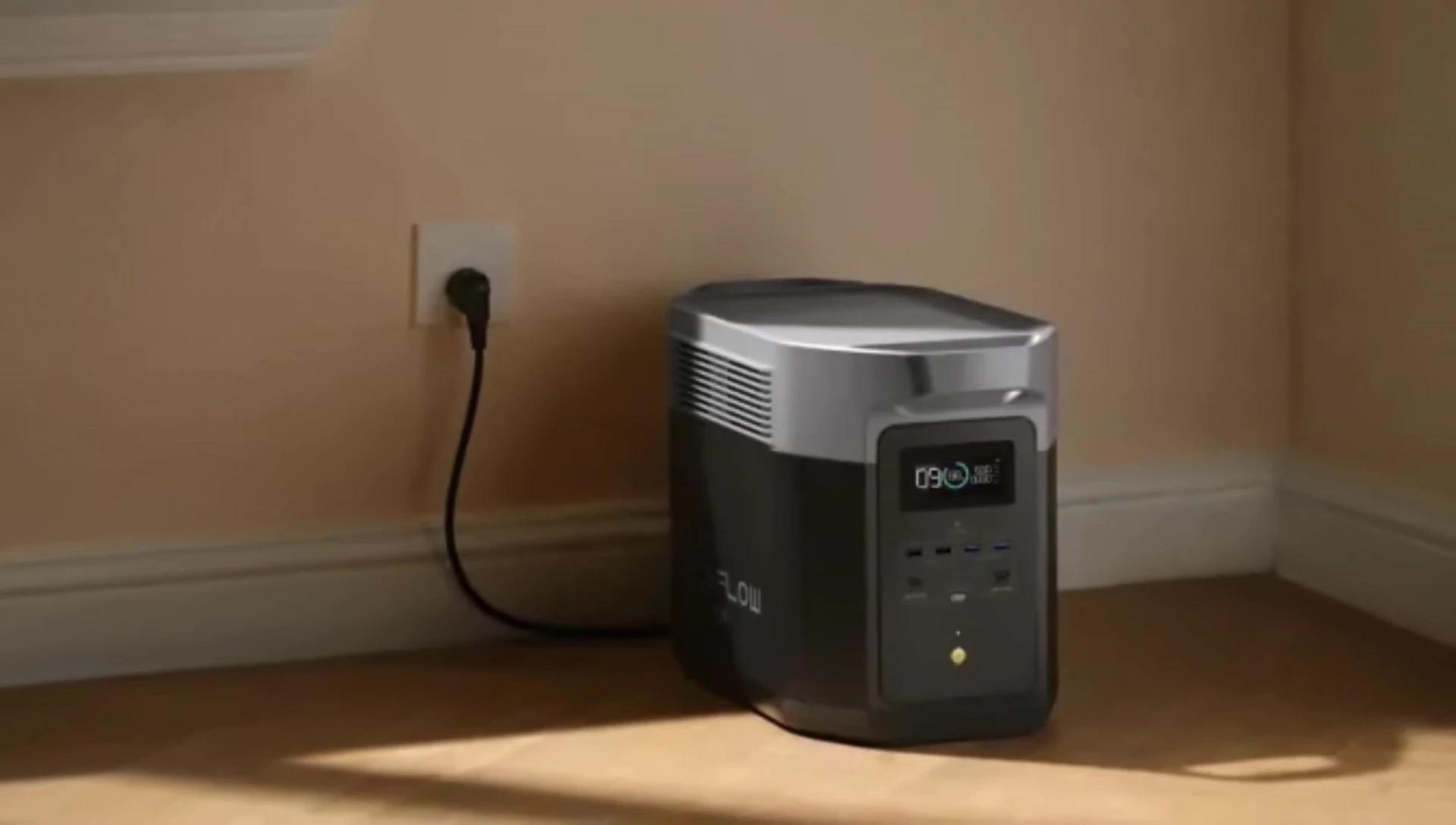 EcoFlow Delta 2 Max: Highlighting its quiet operation during heavy load.