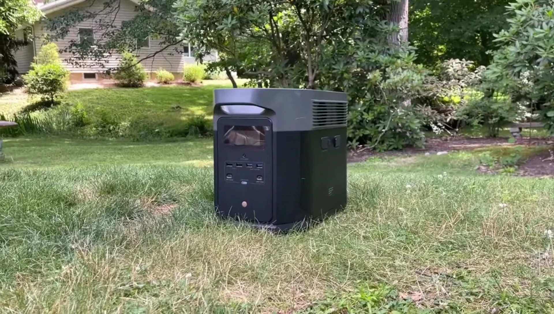 EcoFlow Delta 2 Max: Displaying its solar panel setup and charging speed.