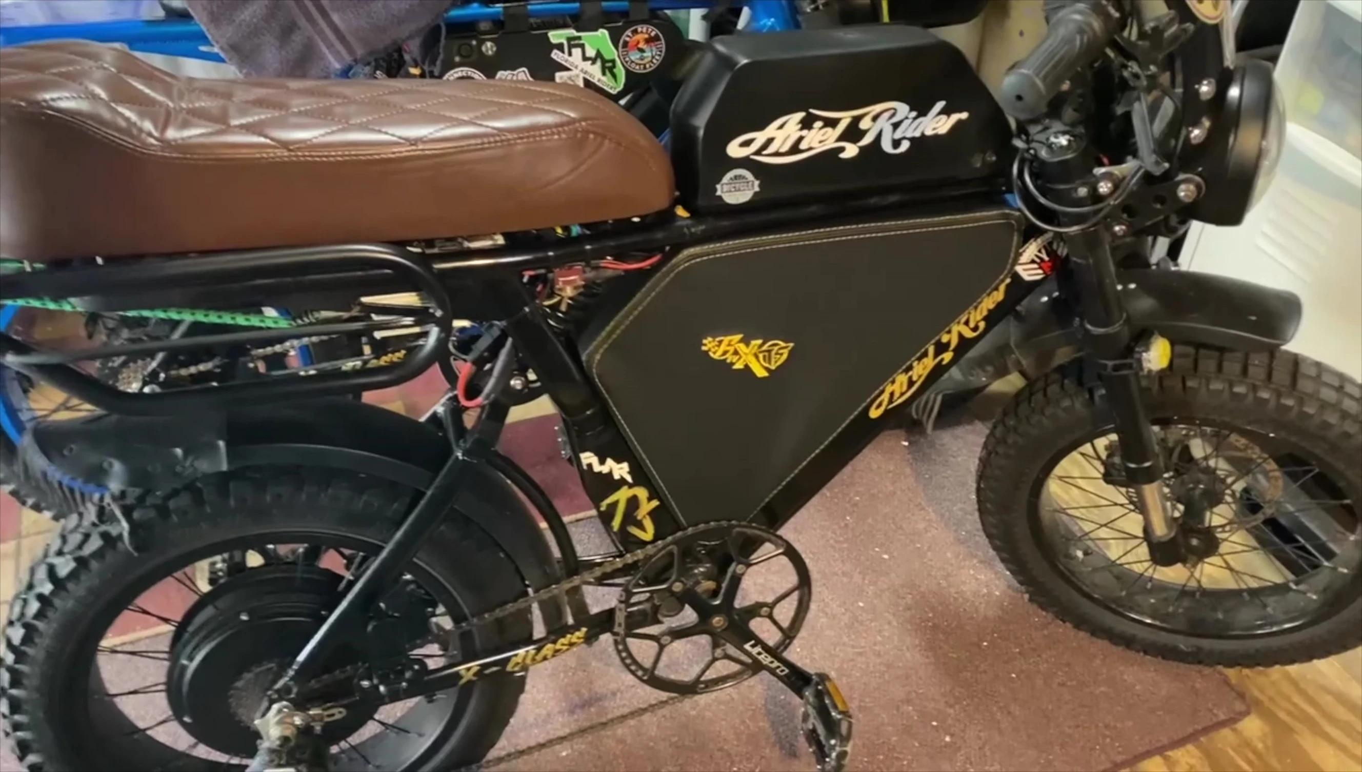 Overall shot of the Ariel Rider X-Class ebike with the Tapia Seats battery box installed.