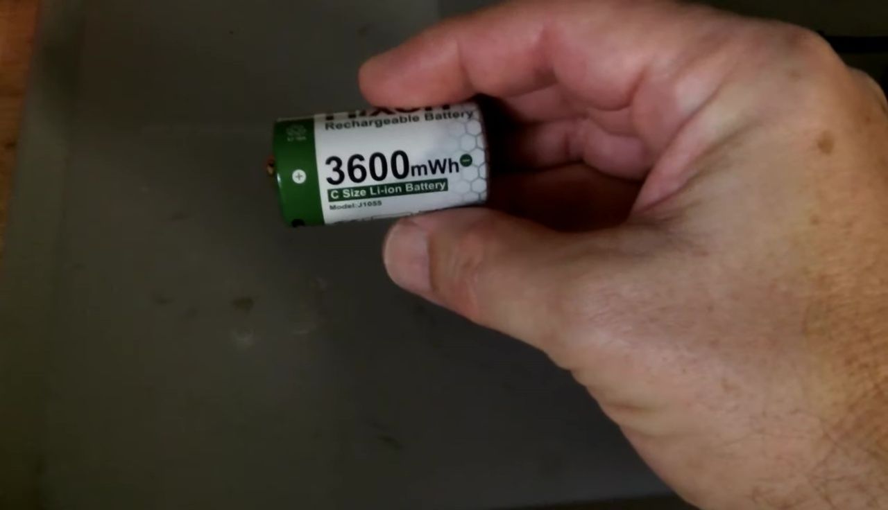 Voltage measurement of the charged battery