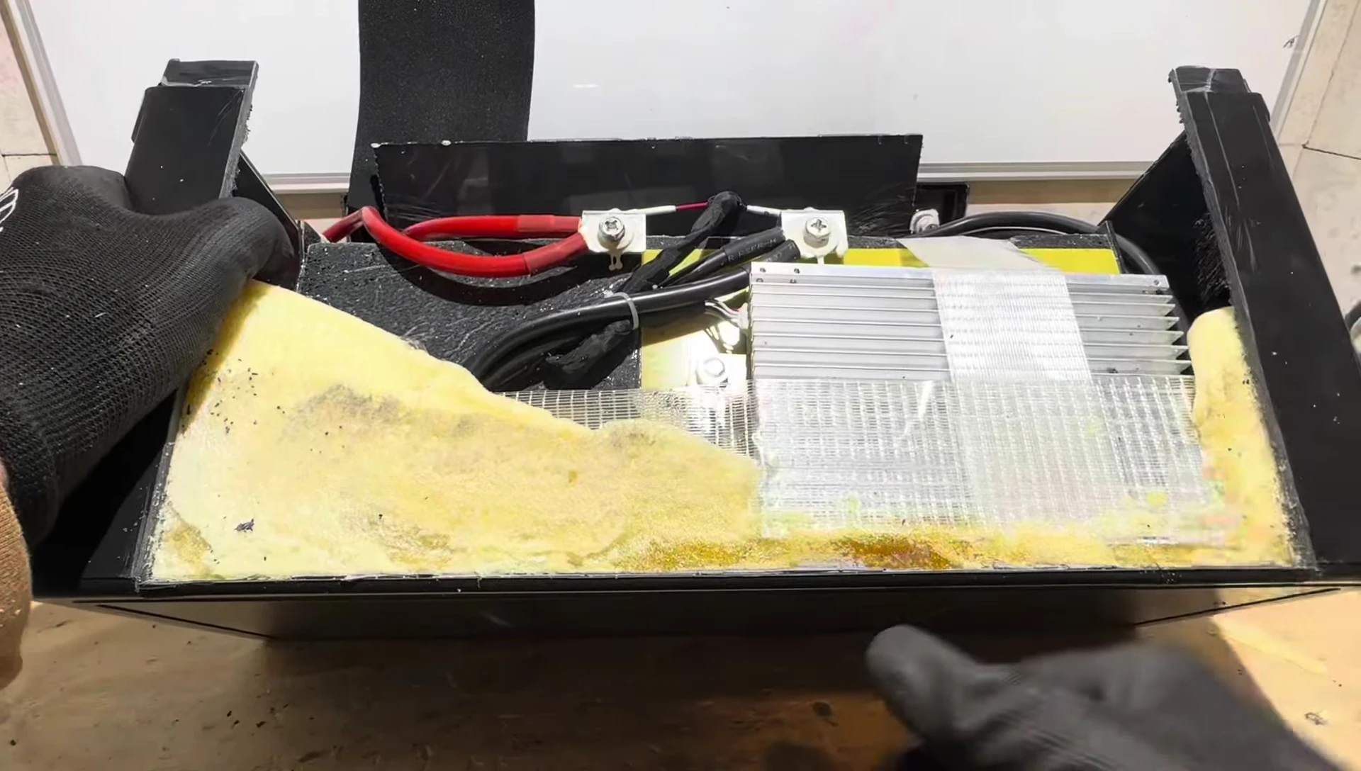 The BMS inside the battery
