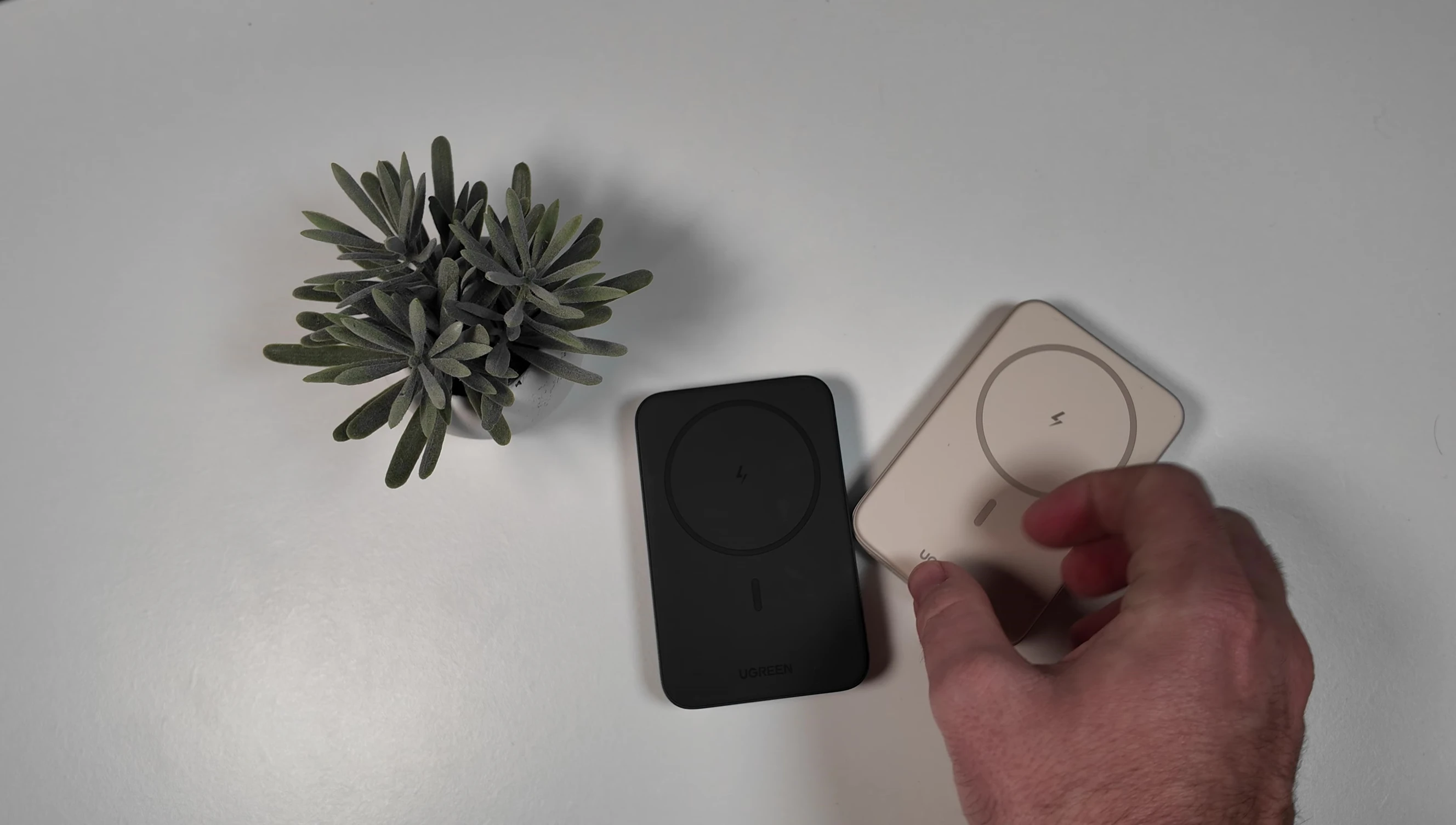Close-up shot of the white UGREEN MagSafe power bank
