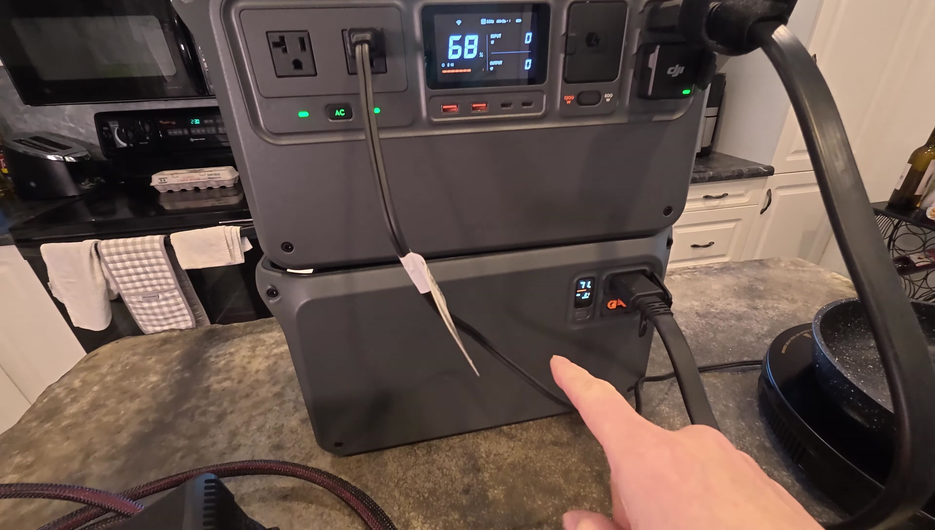 Multiple expansion batteries connected in series