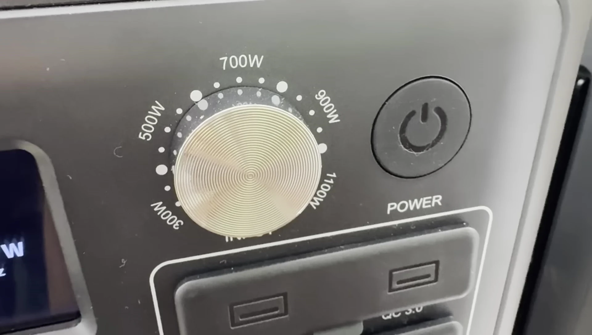The power bank's control knob