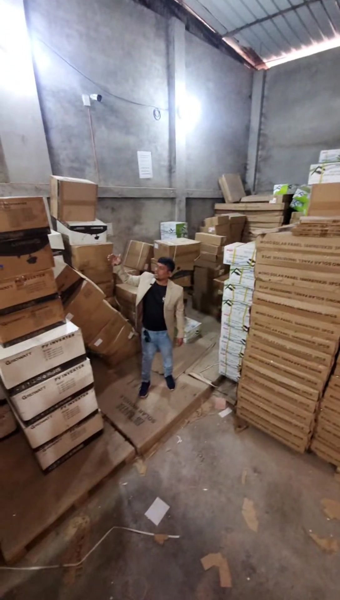 Image showcasing different inverters suitable for net metering