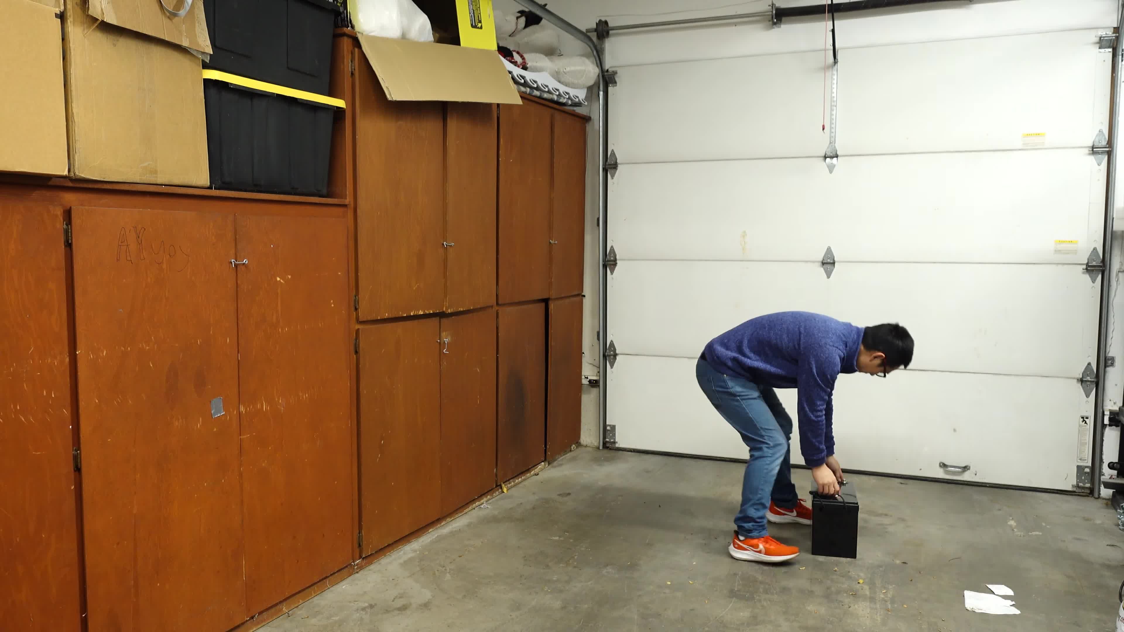 Comparison of the 300Ah battery with the 260Ah battery, highlighting the size difference.