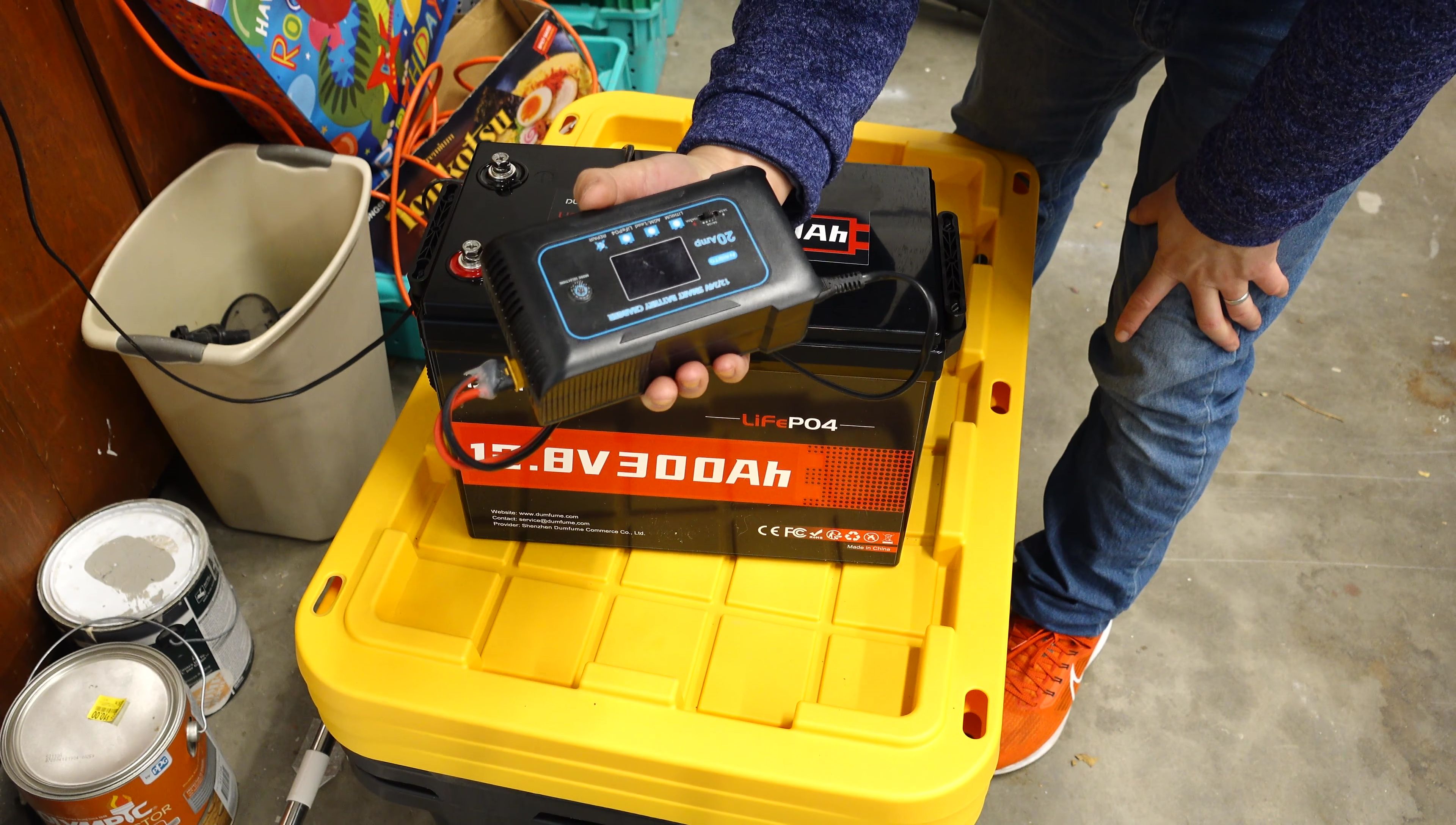 The high-capacity charger used for the test.