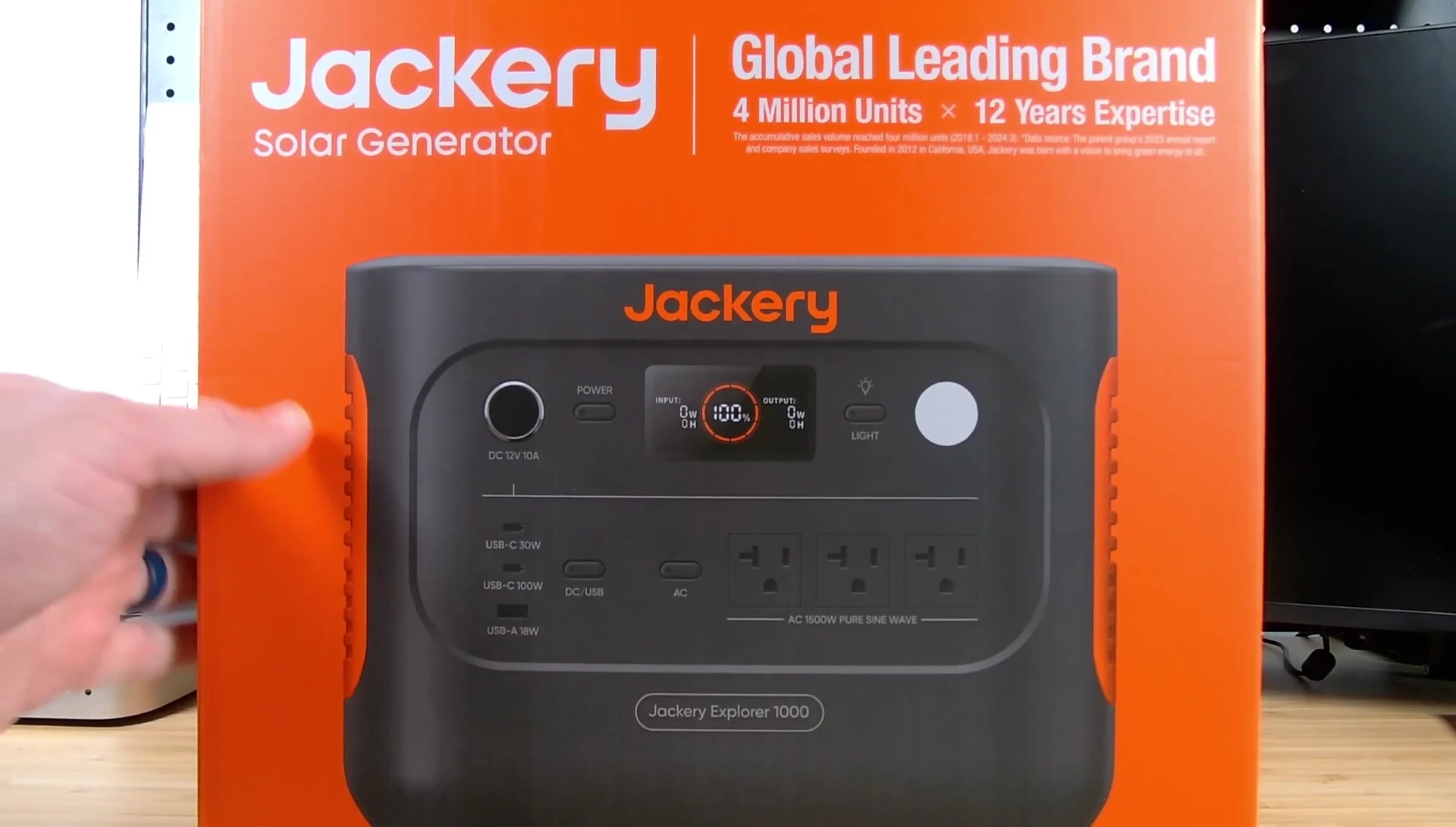 Jackery Explorer 1000 box being opened