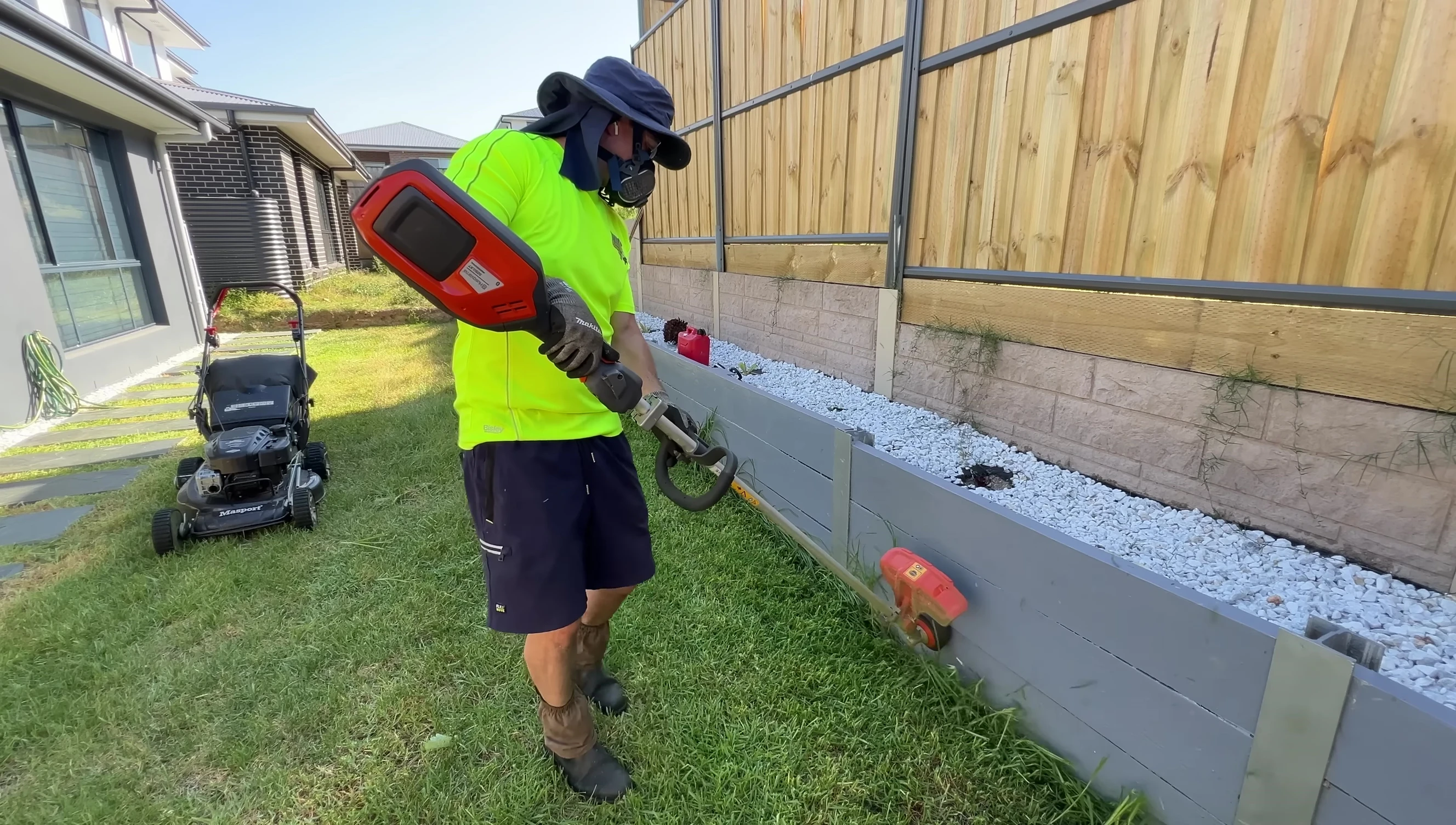 The 5Ah B2200 battery.