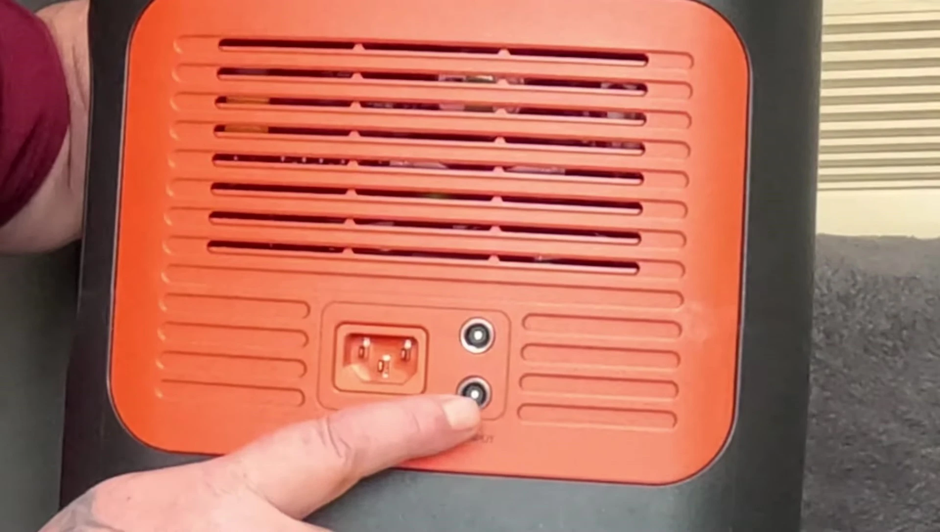 Illustrating the multiple charging options available for the Jackery.