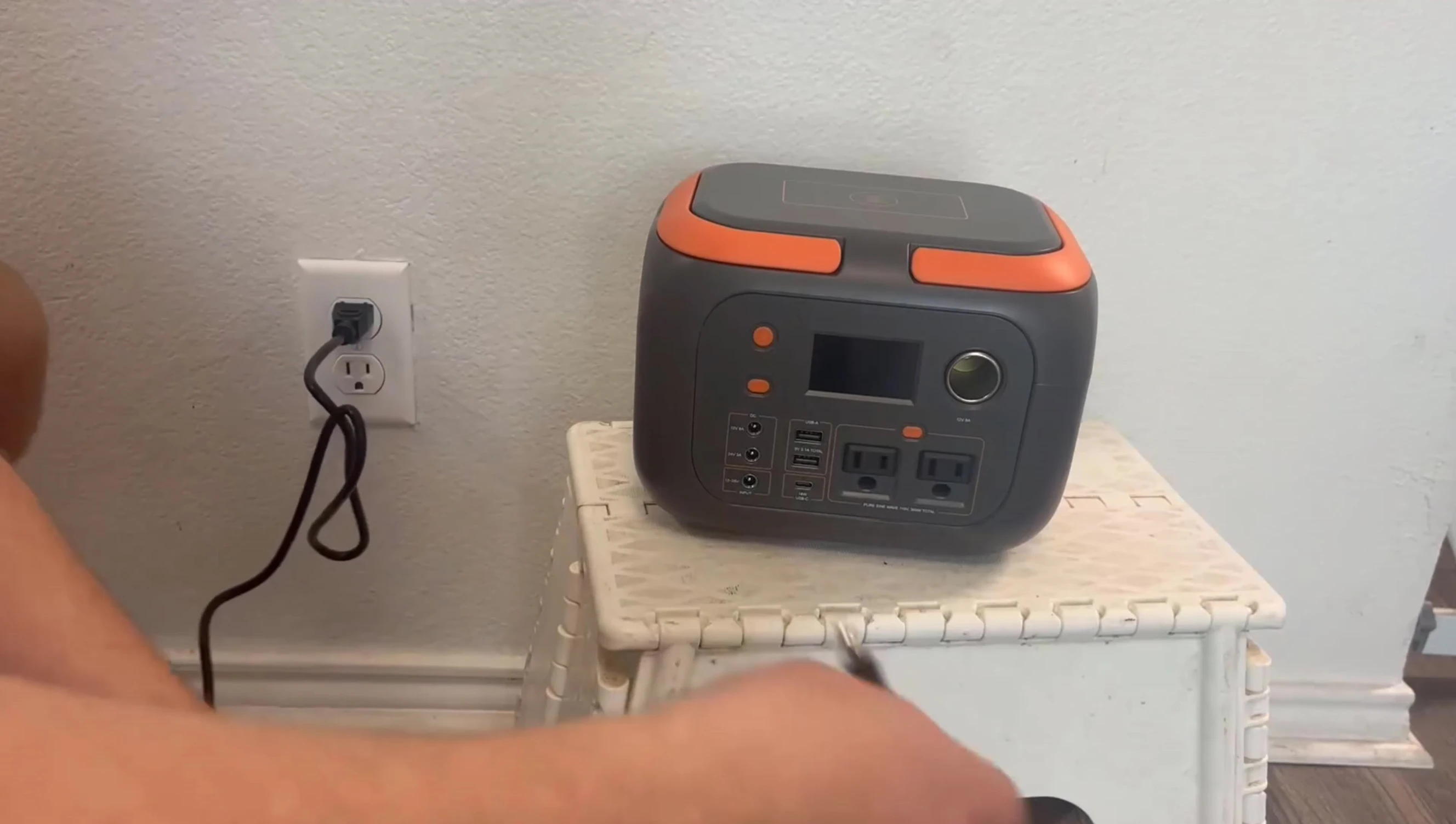 Image showing the Sinu Power Station's foldable solar panel.