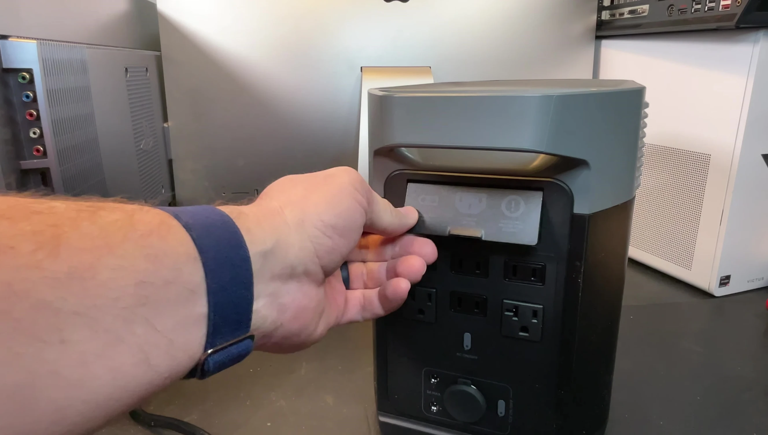 AC input port