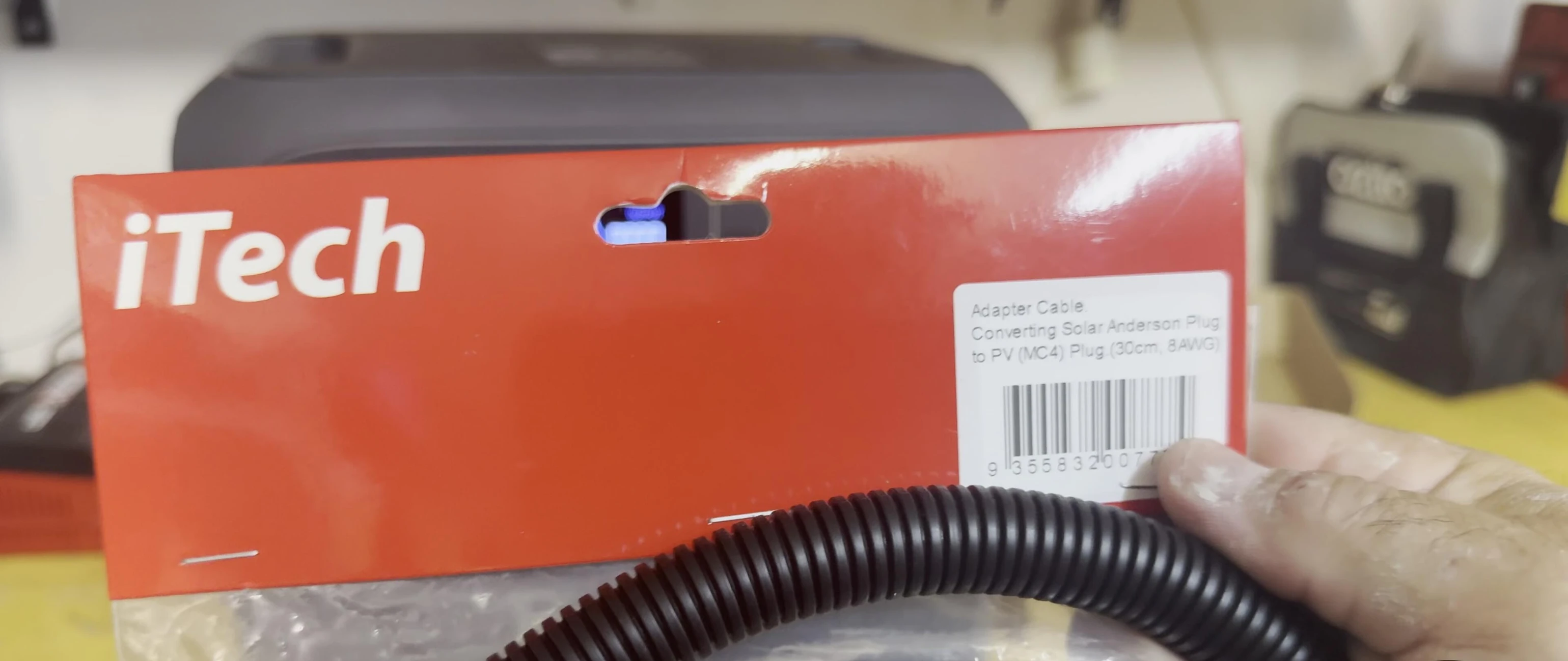 Incorrect solar panel cable.