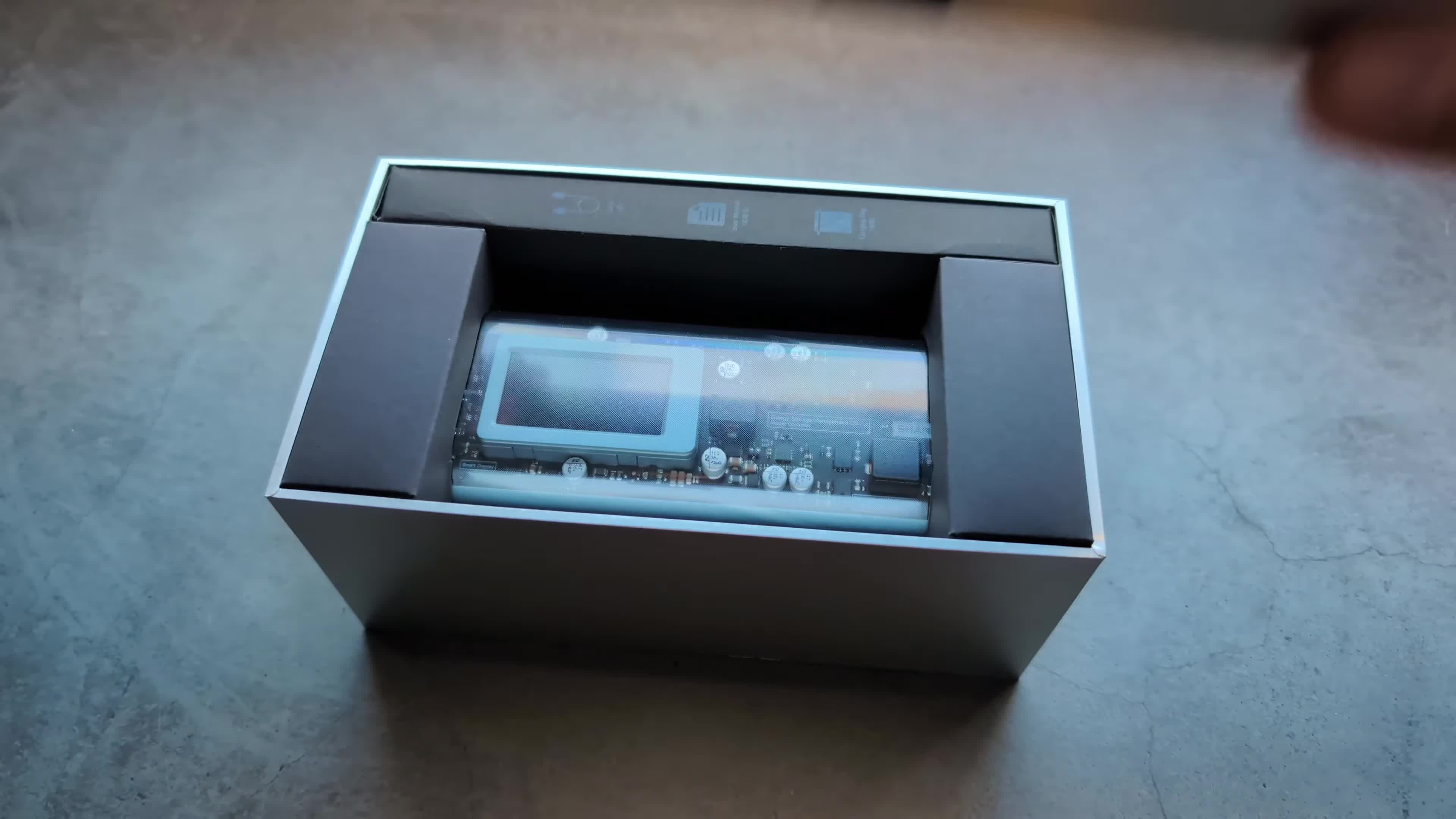 The Shargeek 170 power bank packaging