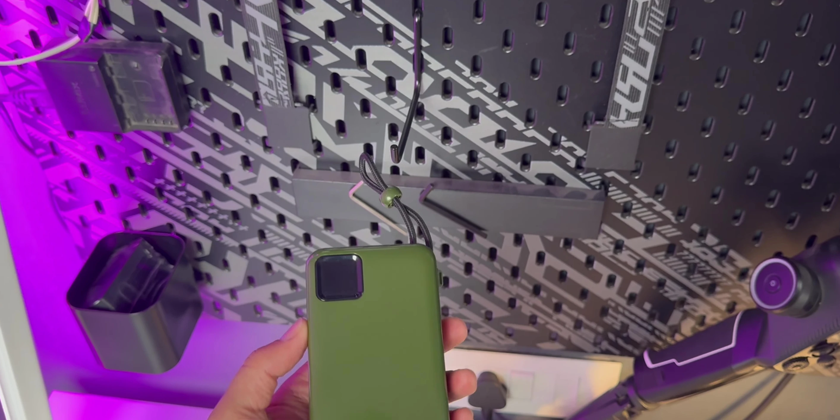 Close-up of the power bank design