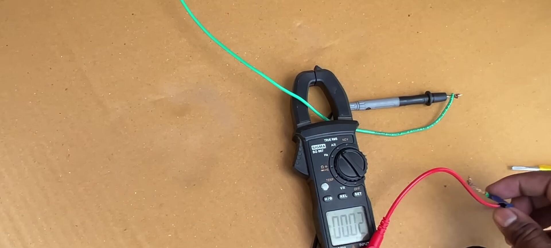 Testing the current output of the panel
