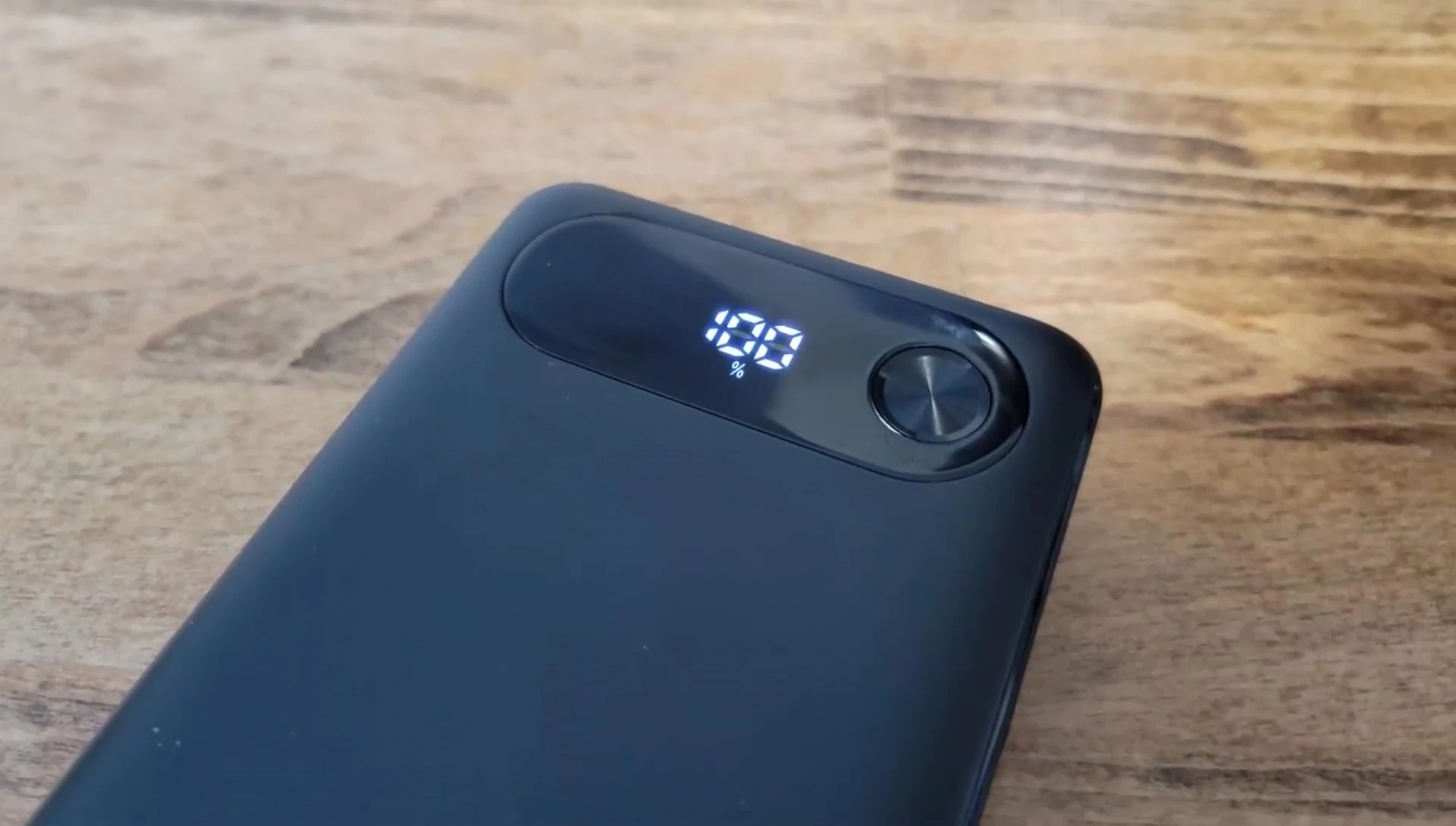 Anchor Ergonomic Power Bank - Overall shot