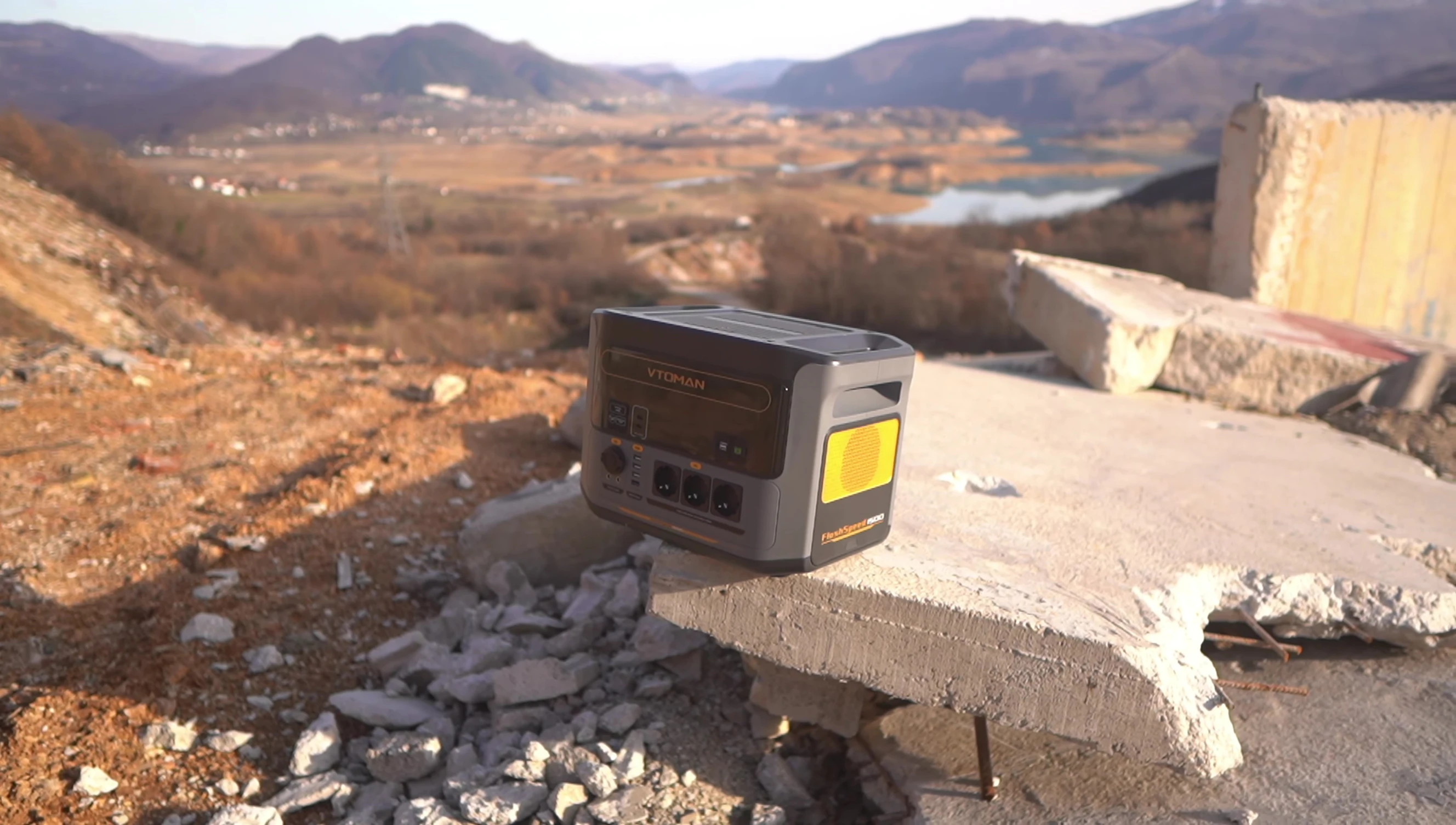 Image depicting the LiFePO4 battery's durability.