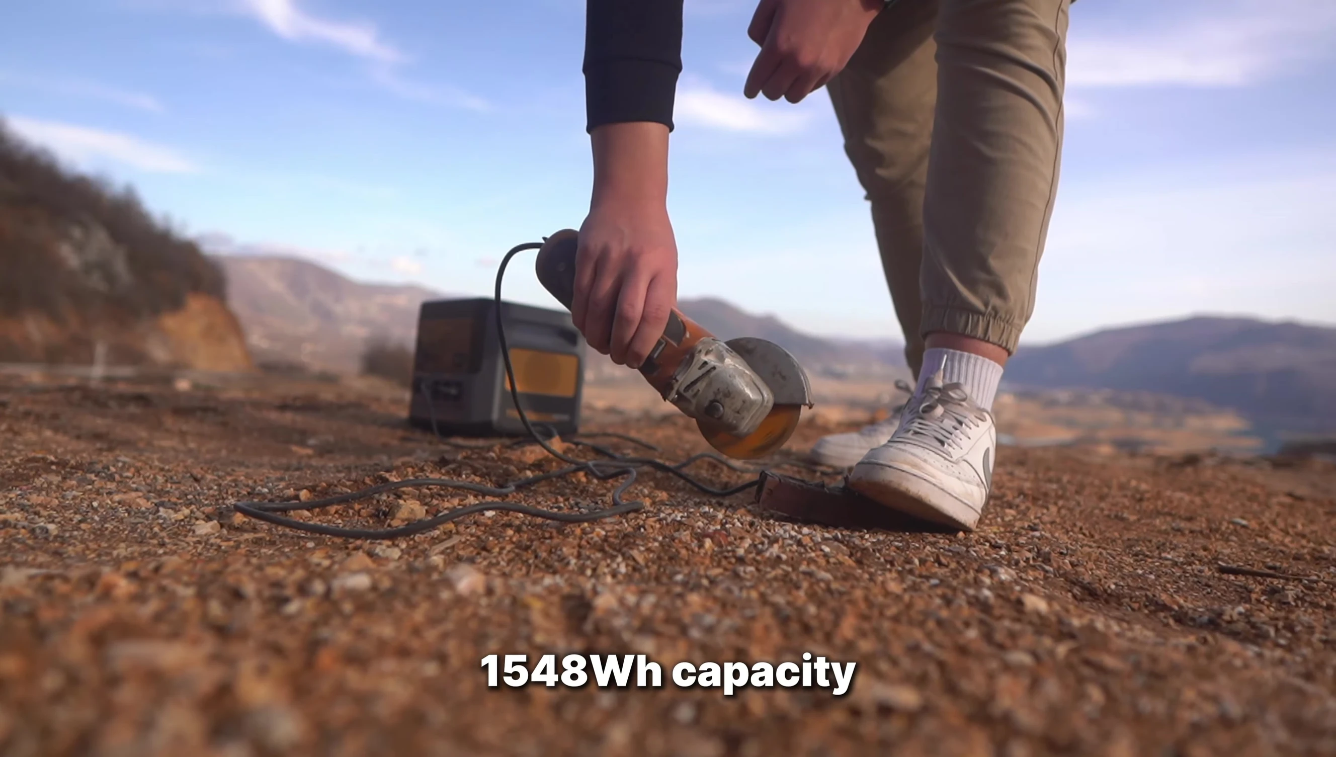 Close-up of the VTOMAN FlashSpeed 1500 showcasing its power capacity.