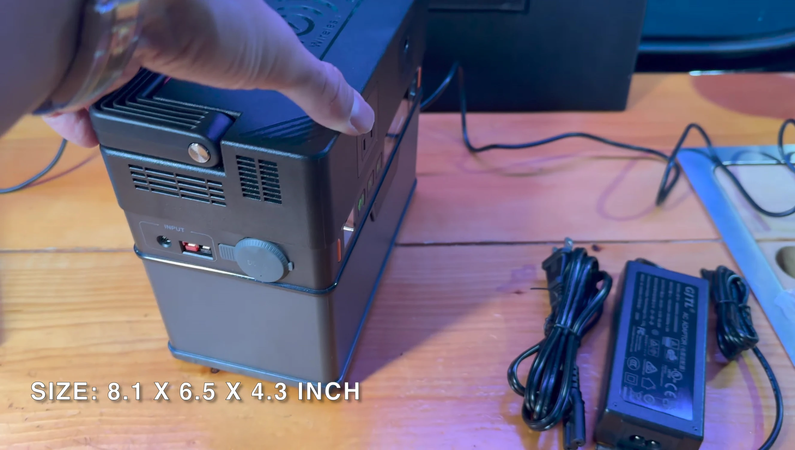 S300’s compact size and handle