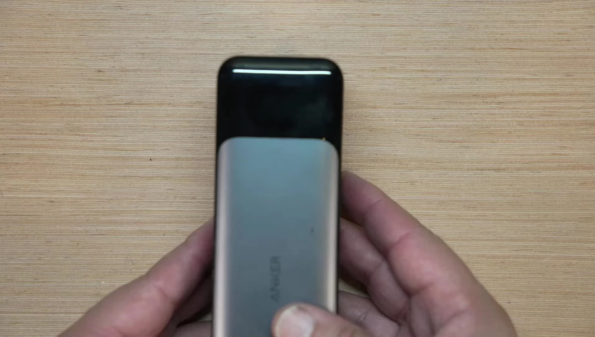 Comparison shot of the SH Geek 170 and Anker 737.