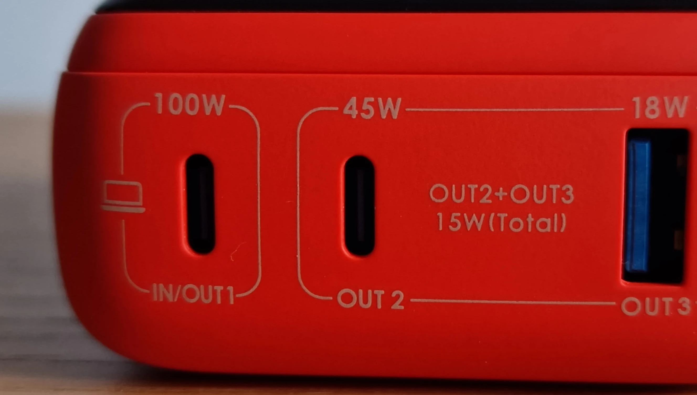 INIU P63 E1 ports and specifications