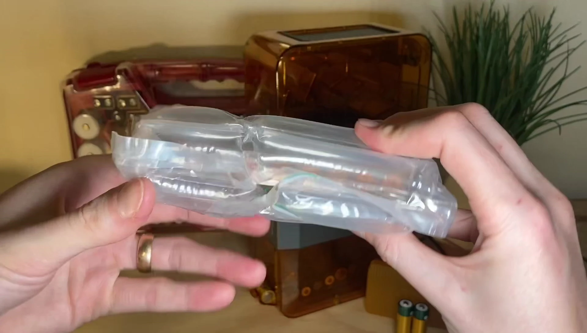 The Olight eight-battery pack.