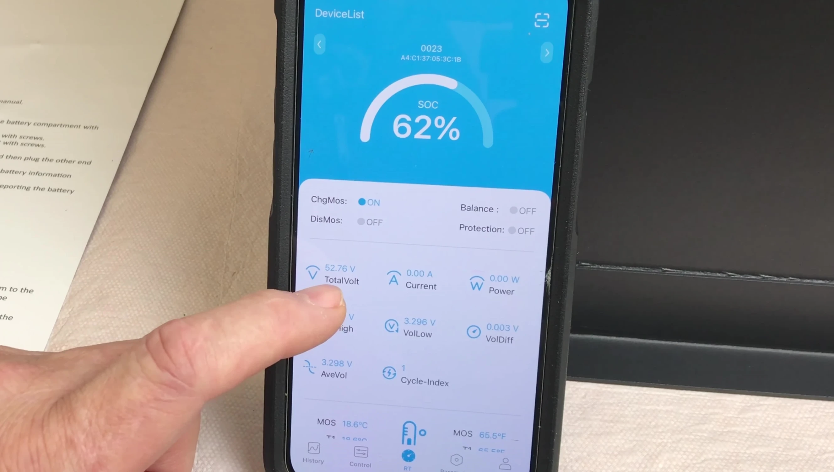 Screenshot of the JBD app displaying battery information.