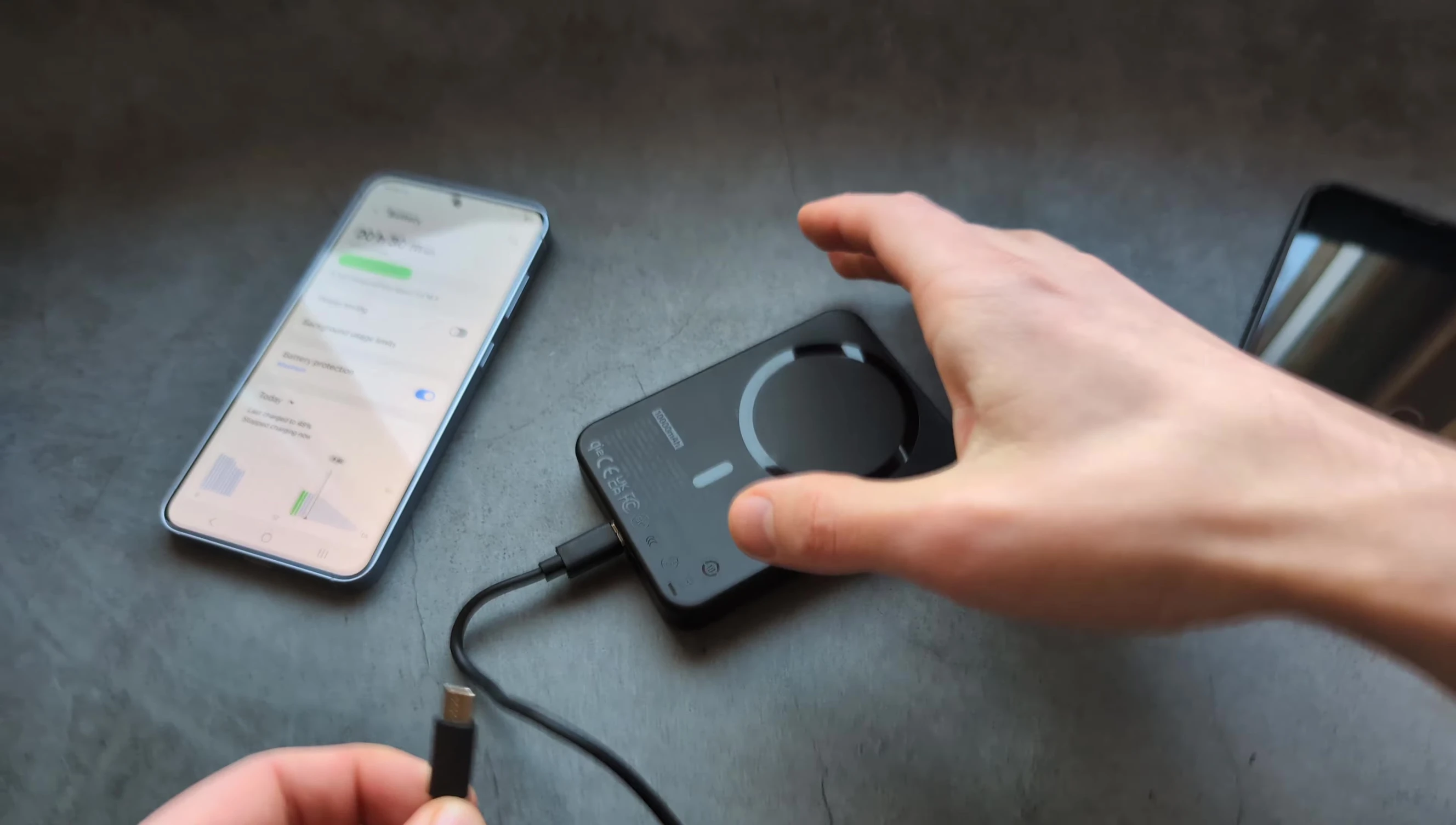 Simultaneous wired and wireless charging demonstrated