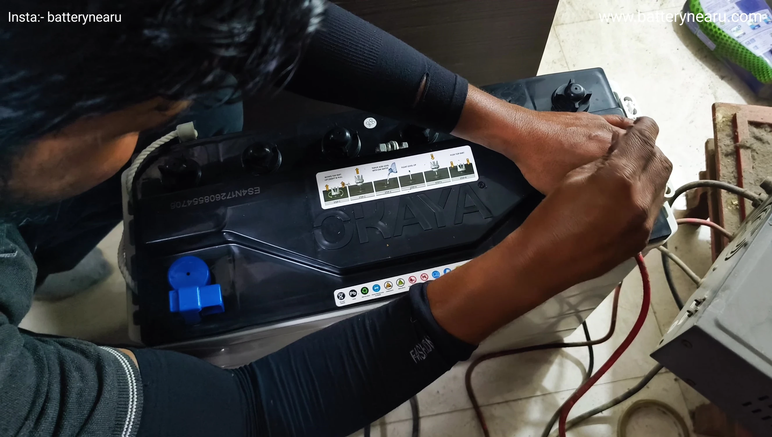 Connecting the positive cable to the inverter