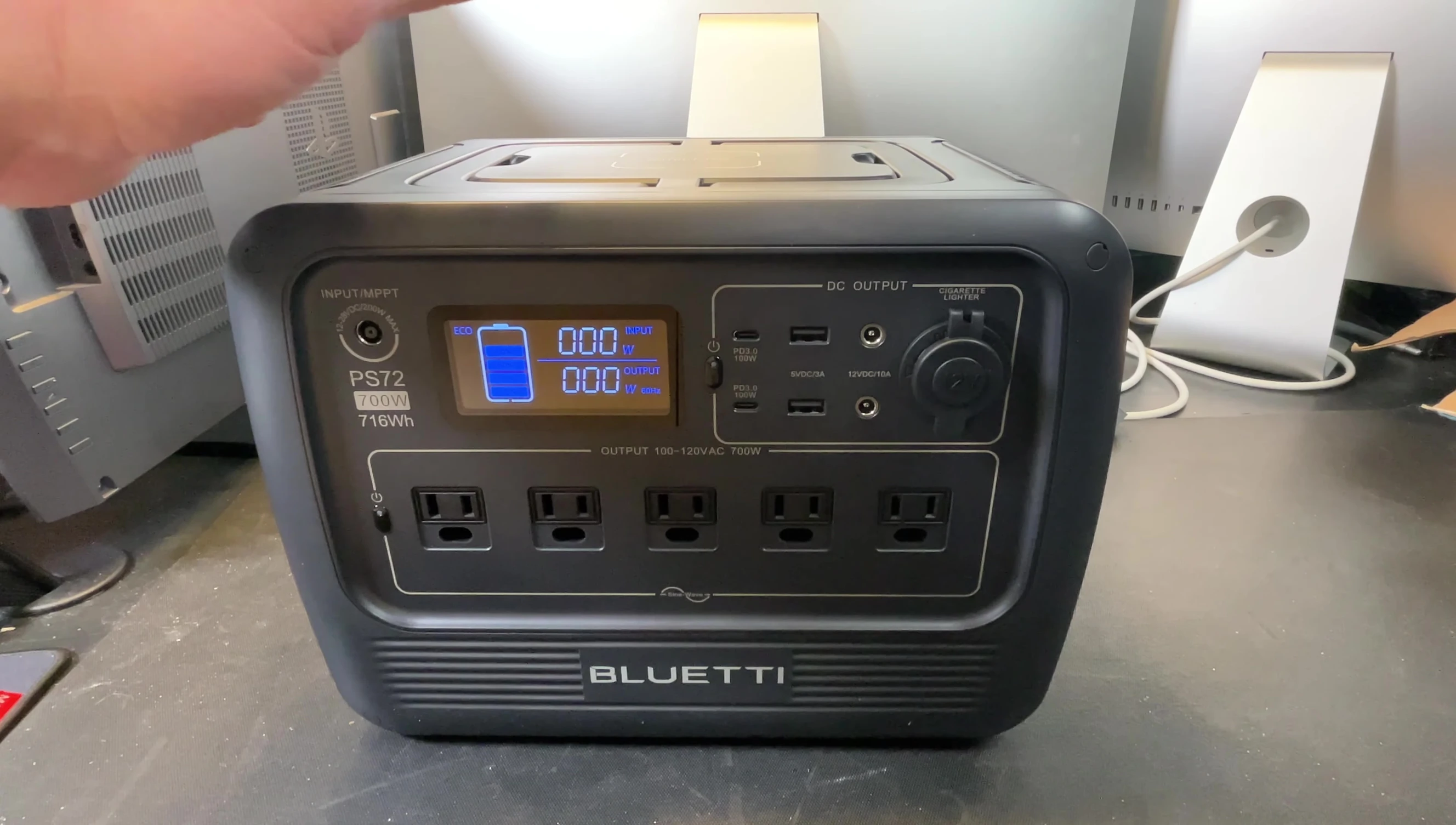 Power station and accessory box