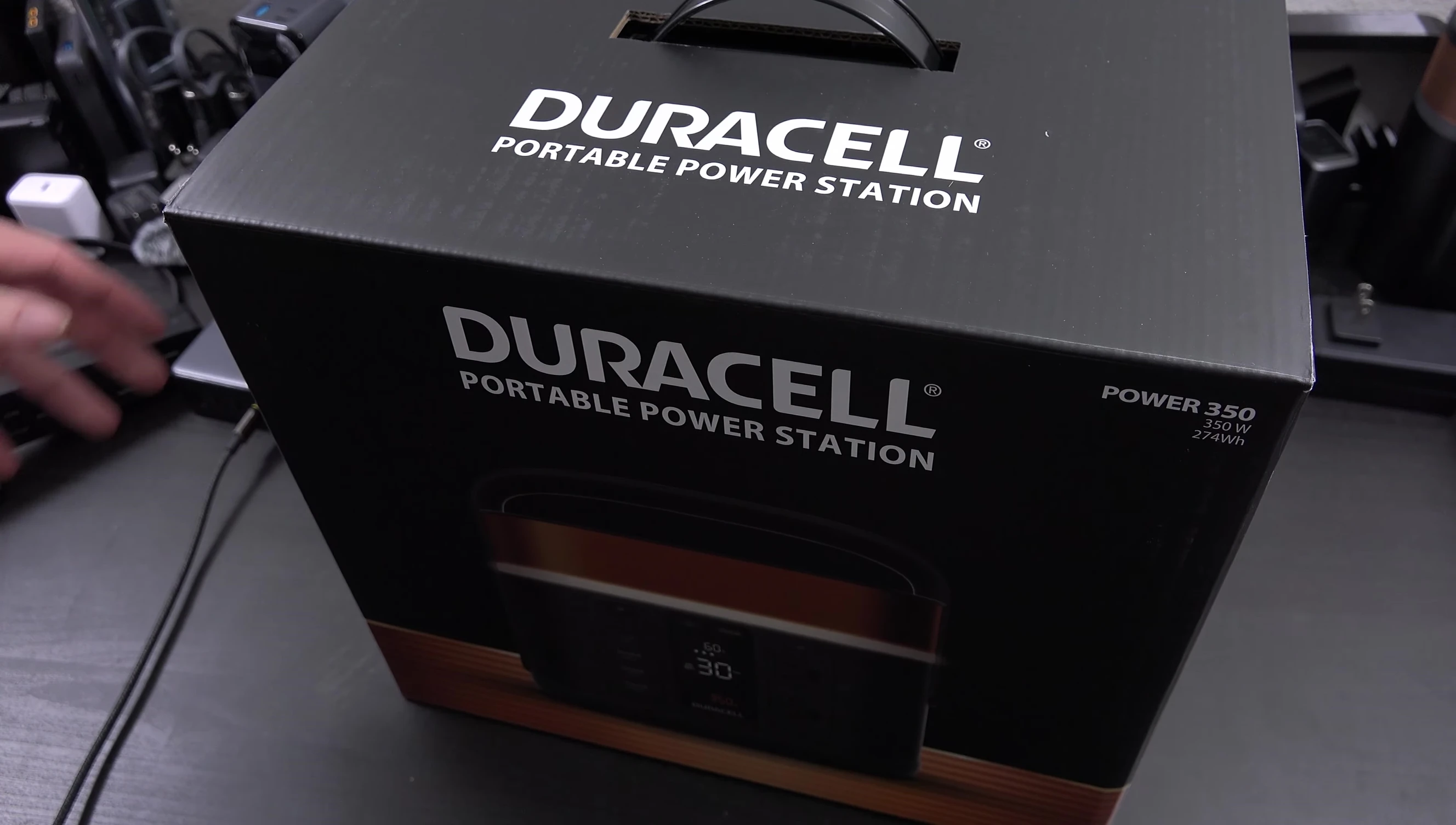 The Duracell G350 box showcasing its key specifications.