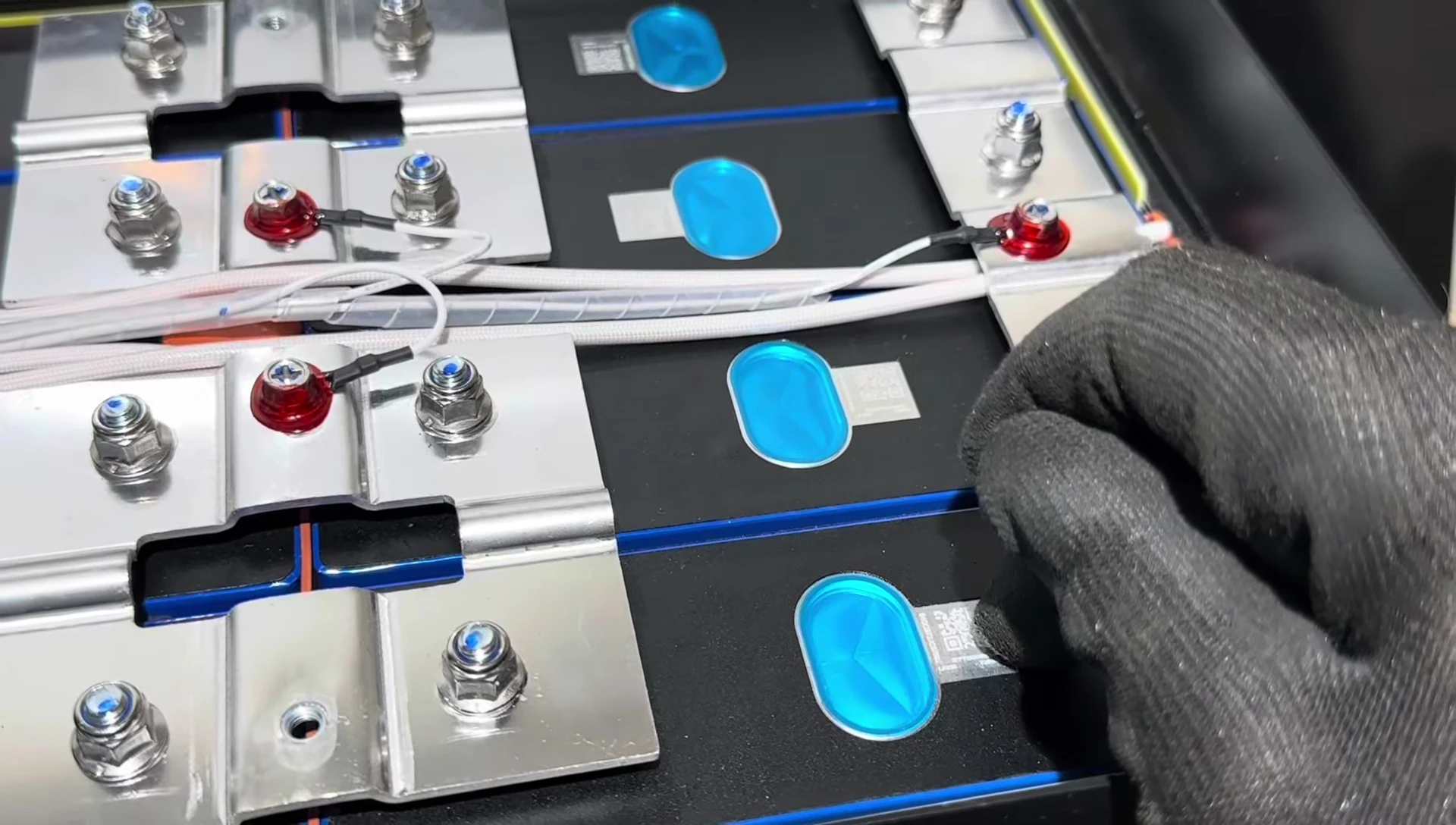 Close-up of the EVE LF230 cells.