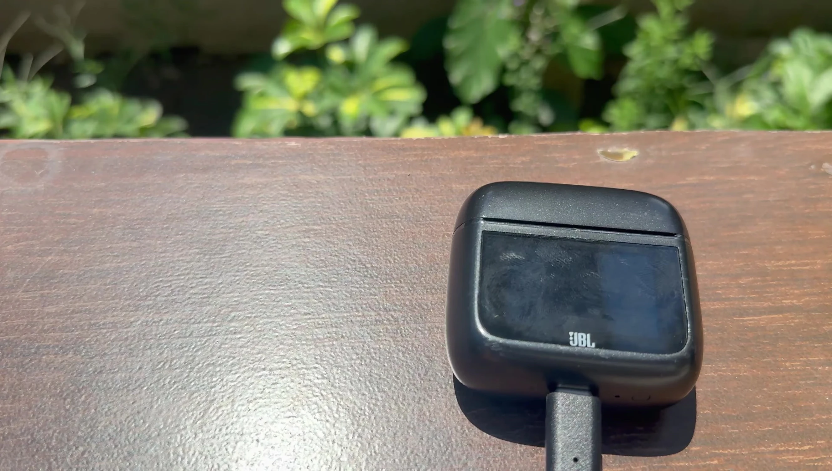 Device successfully charging from the solar panel.