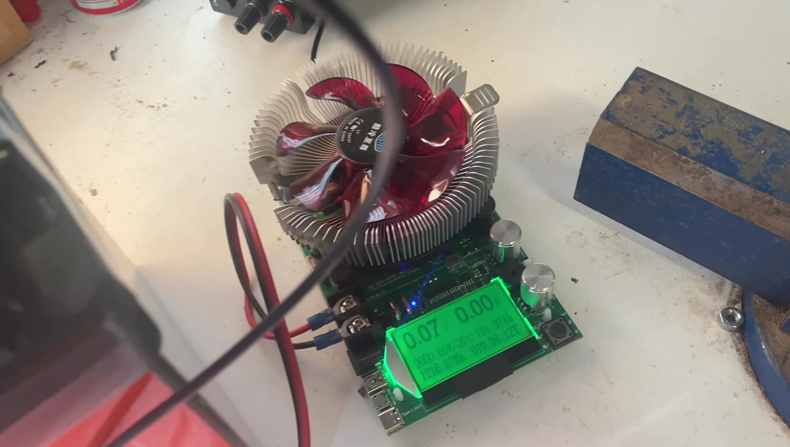 Capacity test results displayed on the tester.