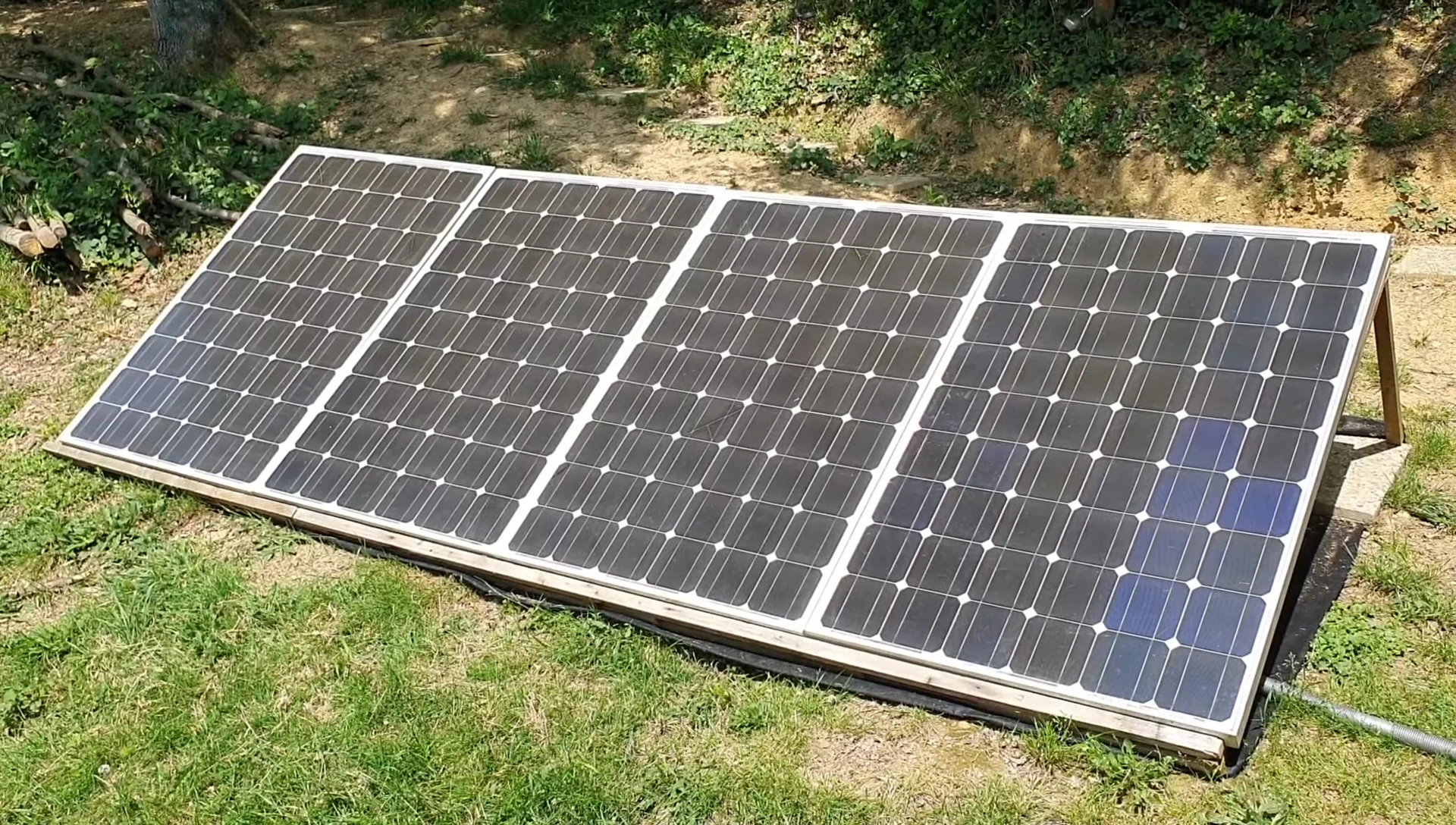 Screenshot showing the 800W solar panel array