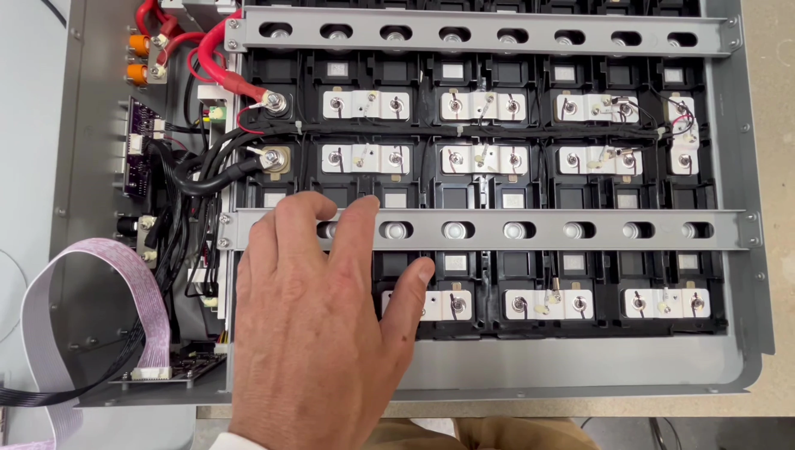 Overall shot of the battery's internal construction