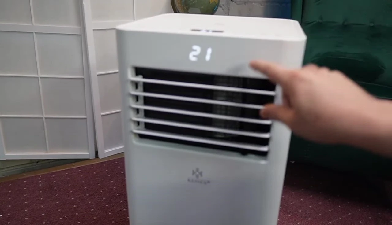The control panel showing temperature settings