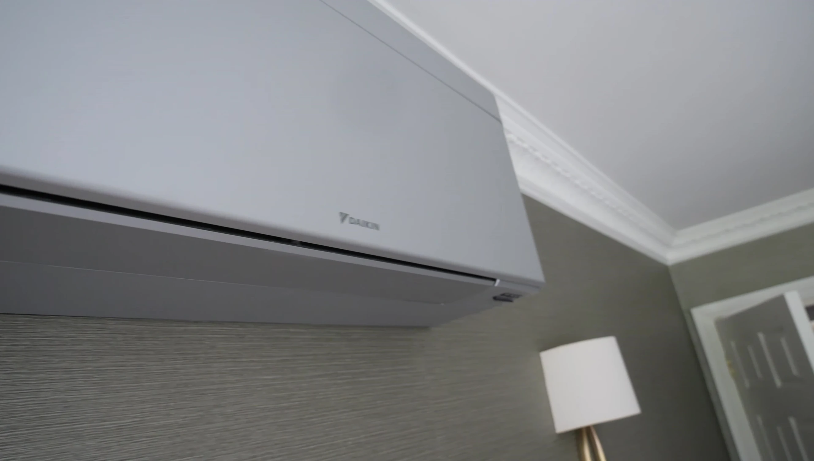 Image or shot of the Daikin FTX-M unit for comparison.