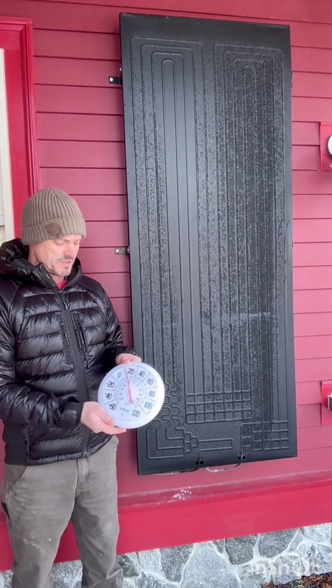 Image showing the snowy conditions and the outdoor evaporator panel