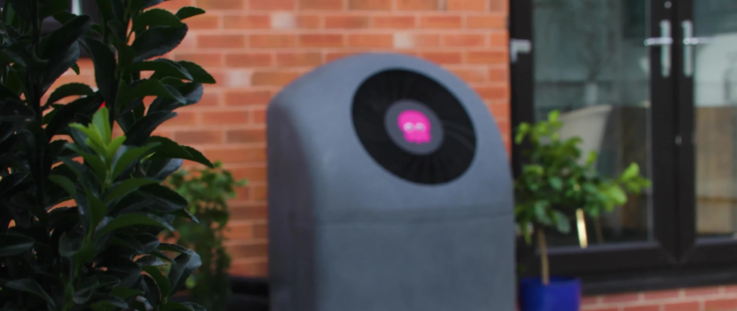 Visual display of cost savings associated with heat pumps.