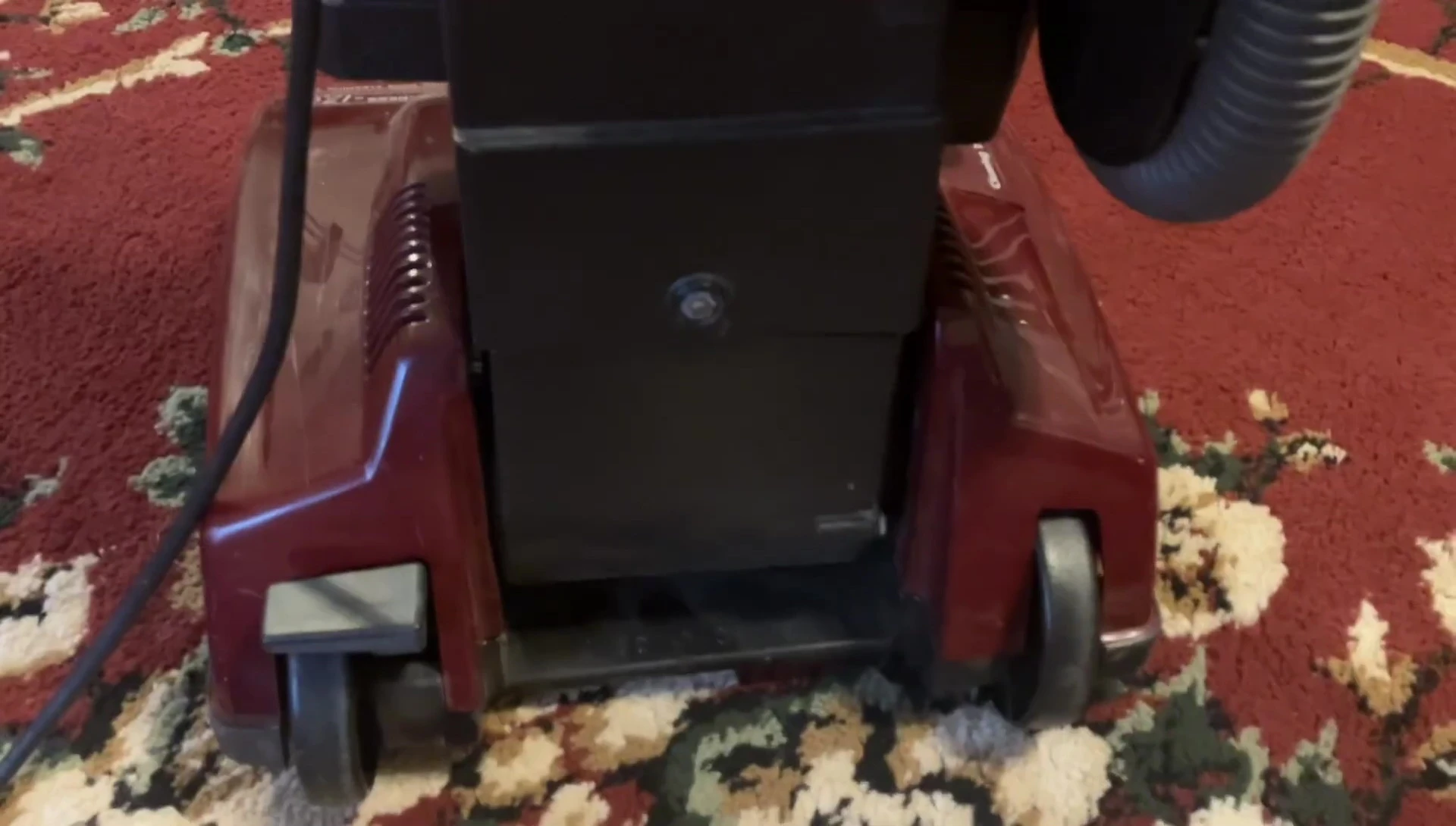 Displaying the bag changing mechanism